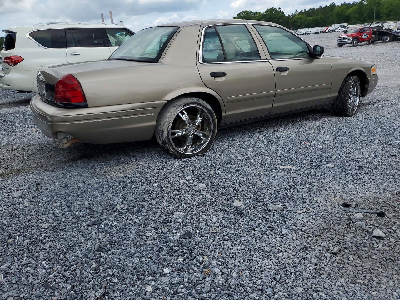 2008 Ford Crown Victoria Police Interceptor Gold vin: 2FAHP71V38X161043