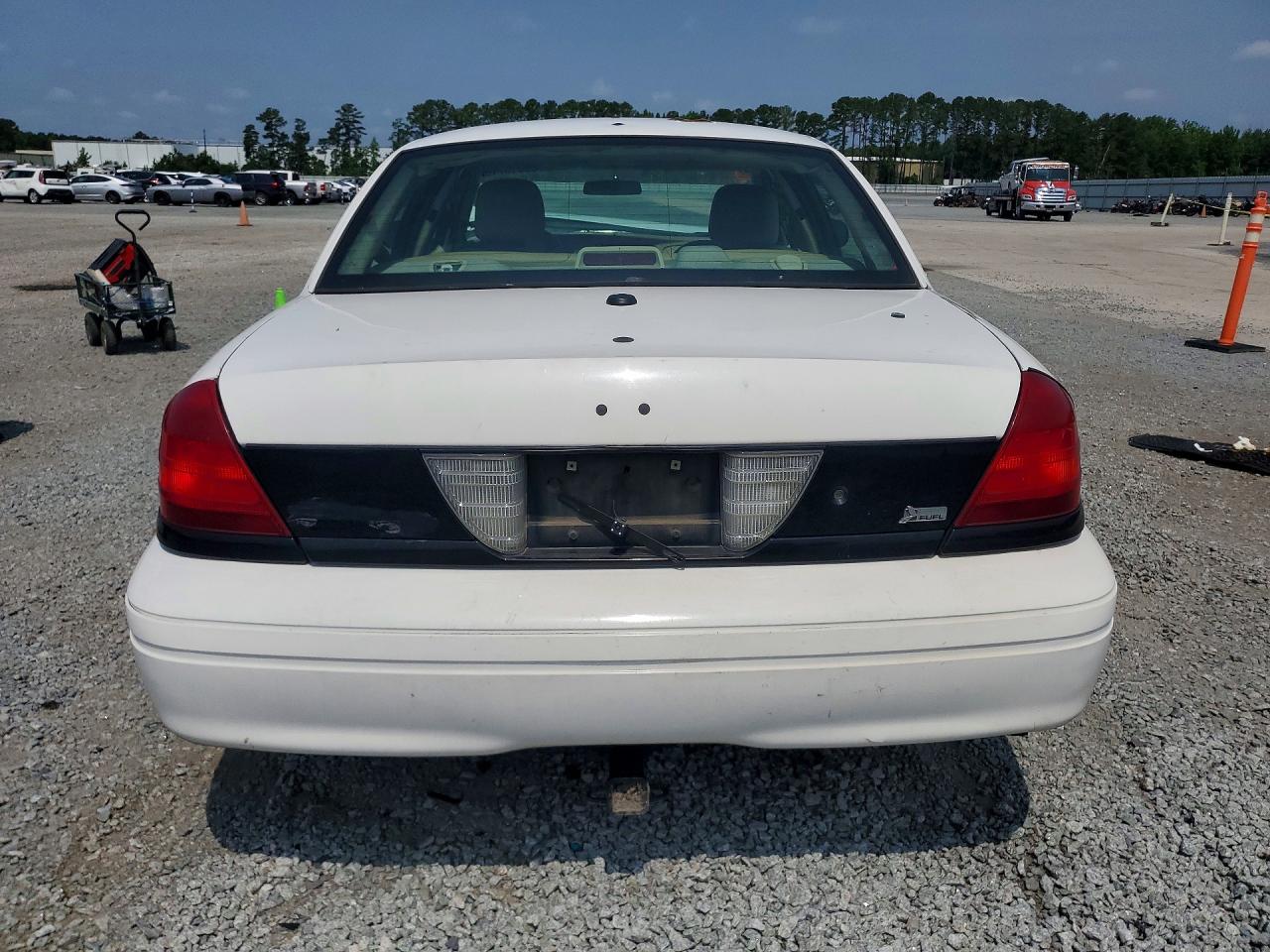 2009 Ford Crown Victoria Police Interceptor White vin: 2FAHP71V39X111955