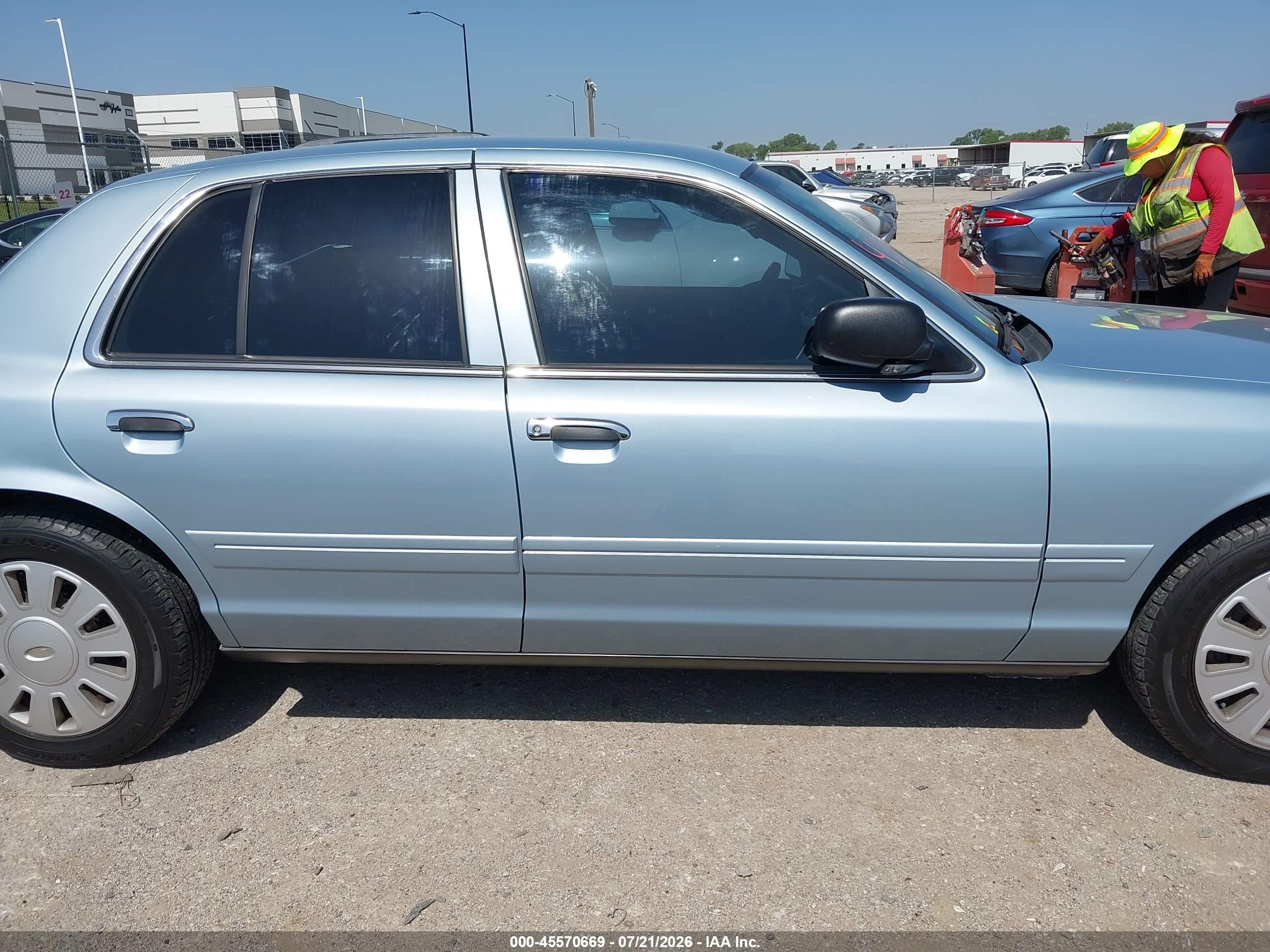 2008 Ford Crown Victoria Police/police Interceptor Light Blue vin: 2FAHP71V58X157463