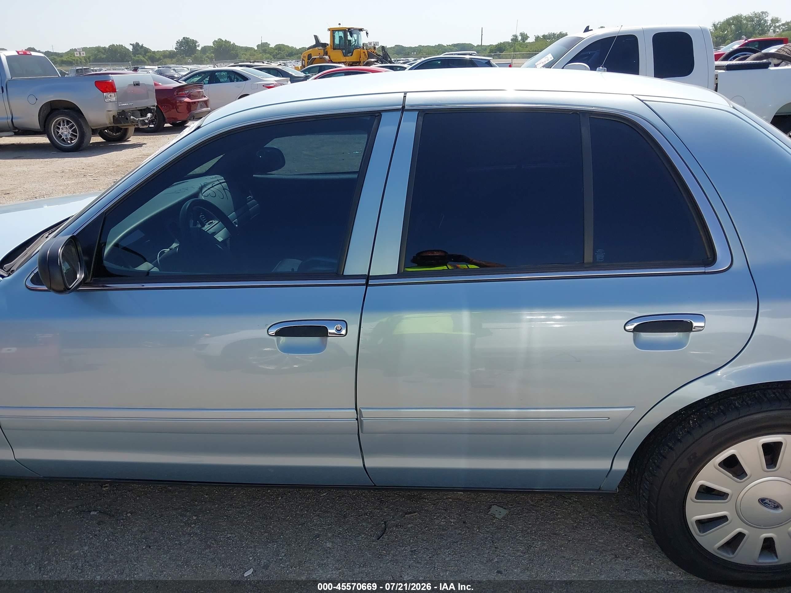 2008 Ford Crown Victoria Police/police Interceptor Light Blue vin: 2FAHP71V58X157463