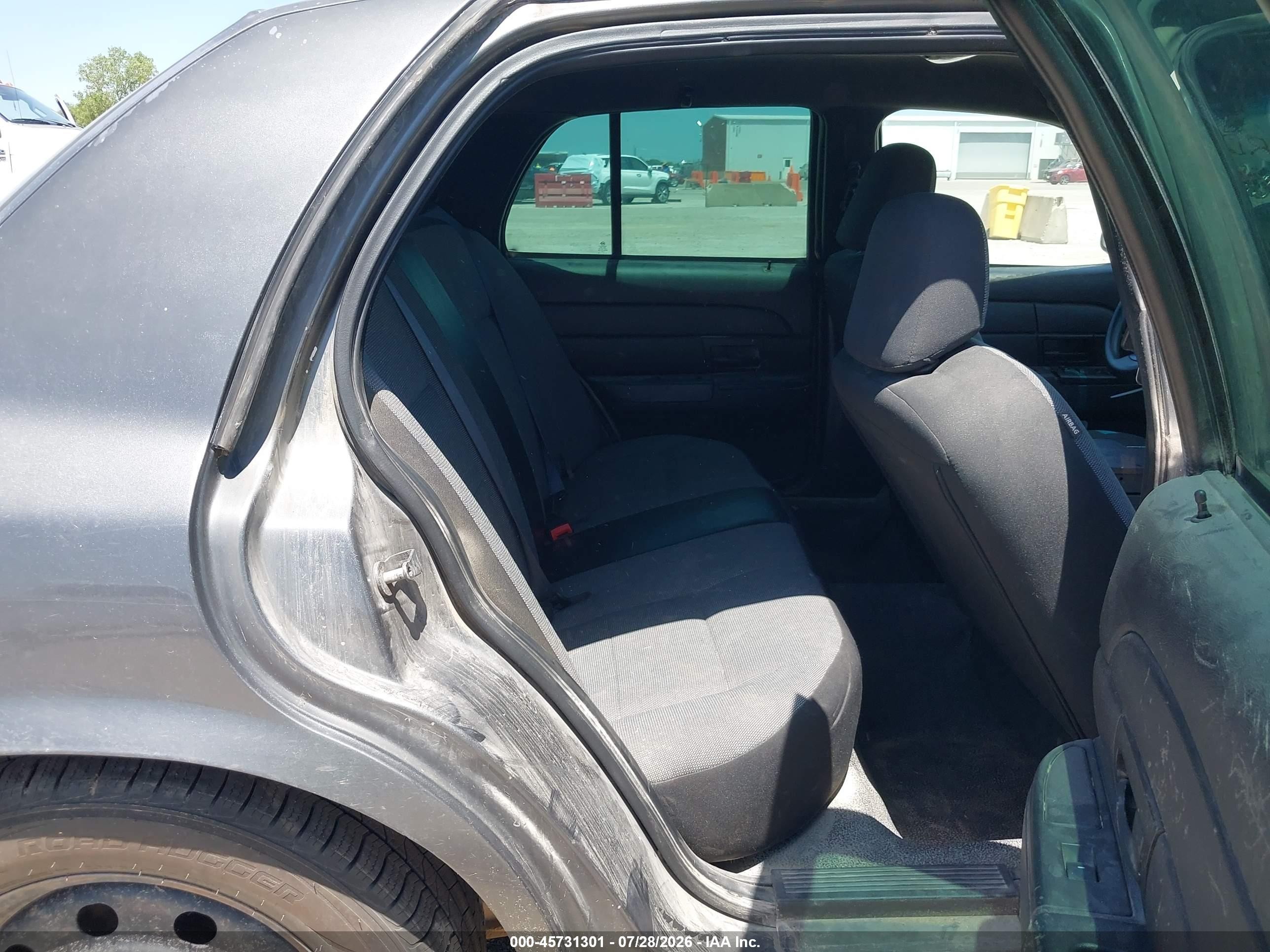 2009 Ford Crown Victoria Police/police Interceptor Gray vin: 2FAHP71V89X126564