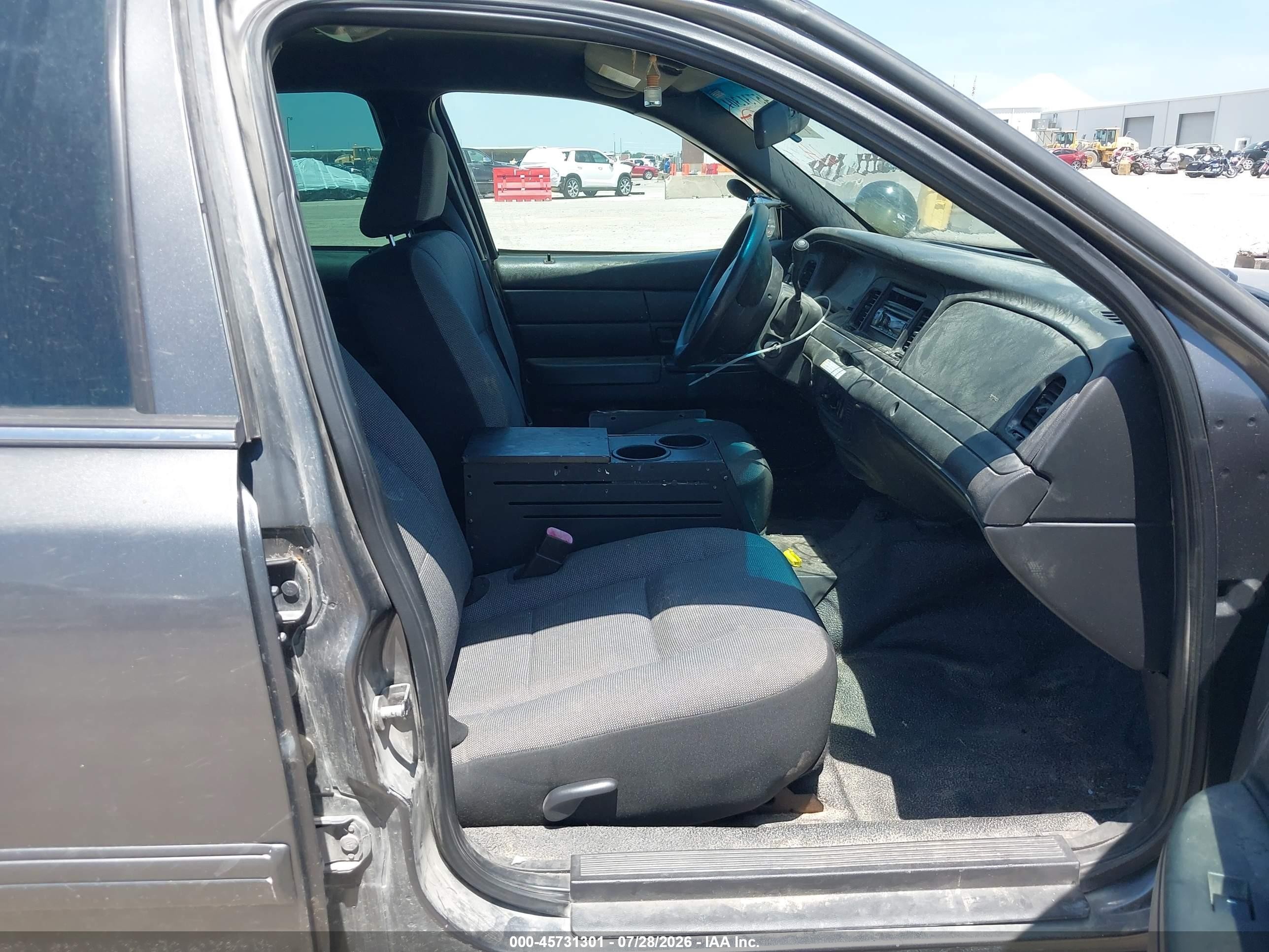 2009 Ford Crown Victoria Police/police Interceptor Gray vin: 2FAHP71V89X126564