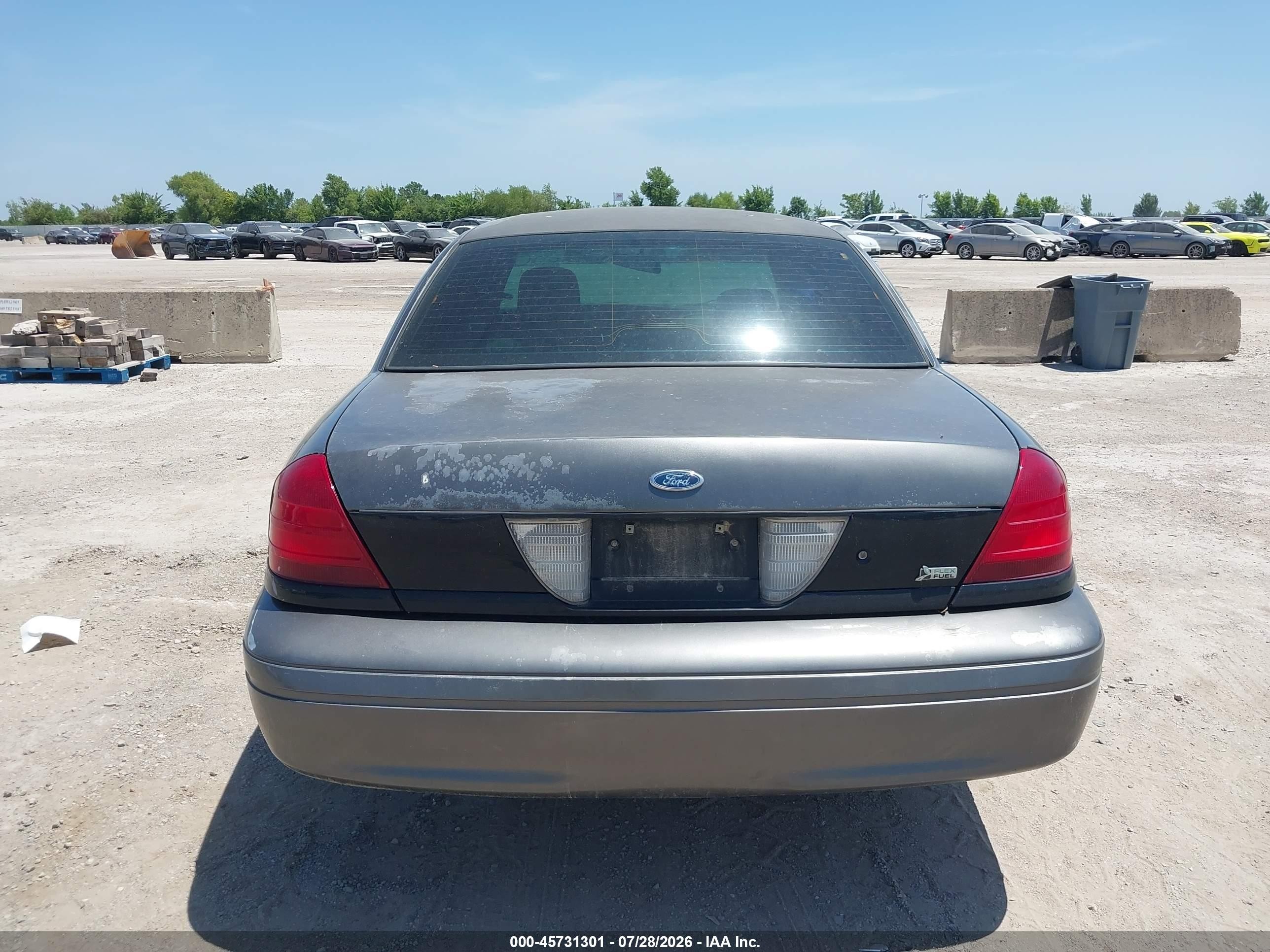 2009 Ford Crown Victoria Police/police Interceptor Gray vin: 2FAHP71V89X126564