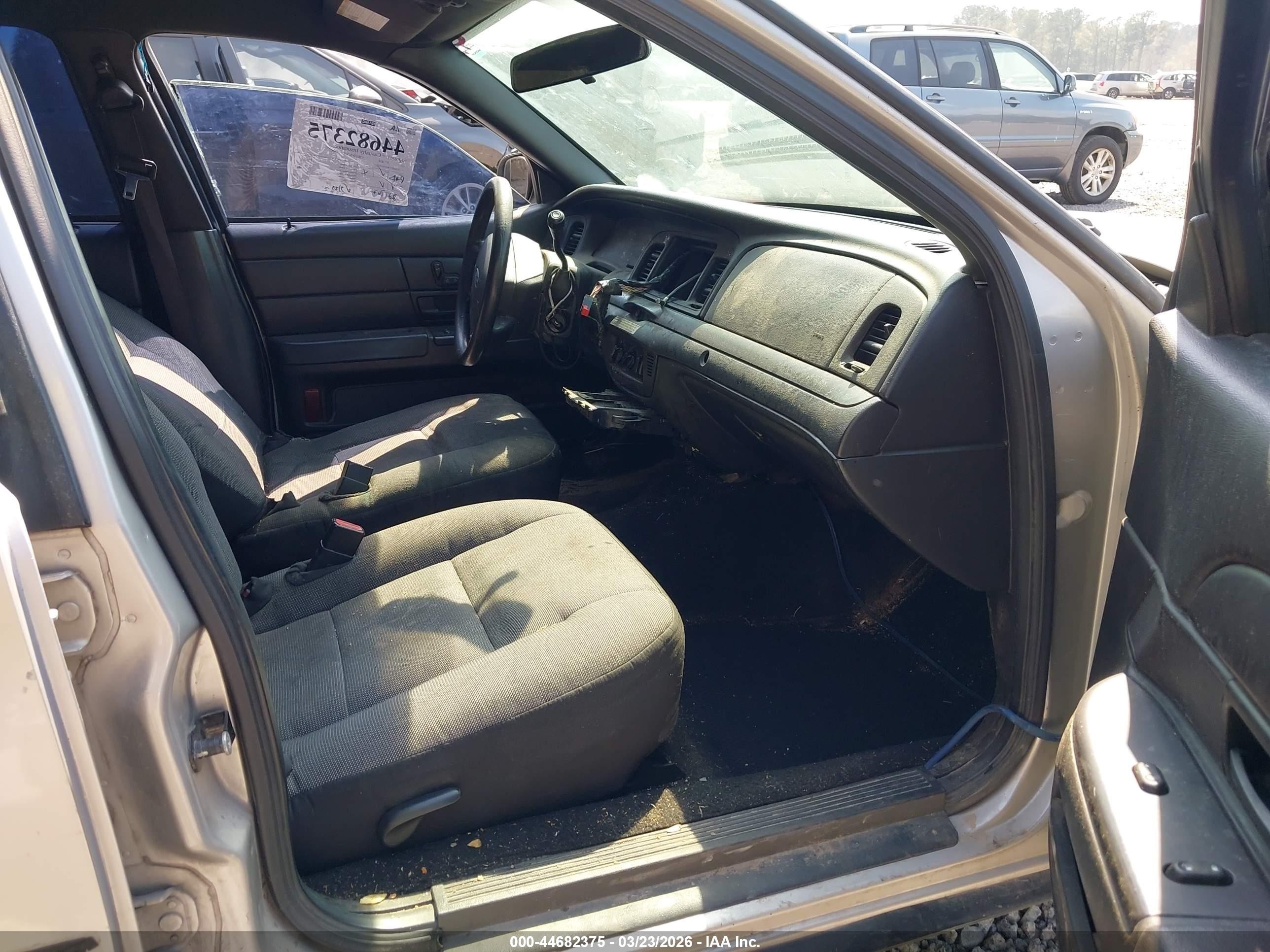 2007 Ford Crown Victoria Police/police Interceptor Champagne vin: 2FAHP71W07X107433
