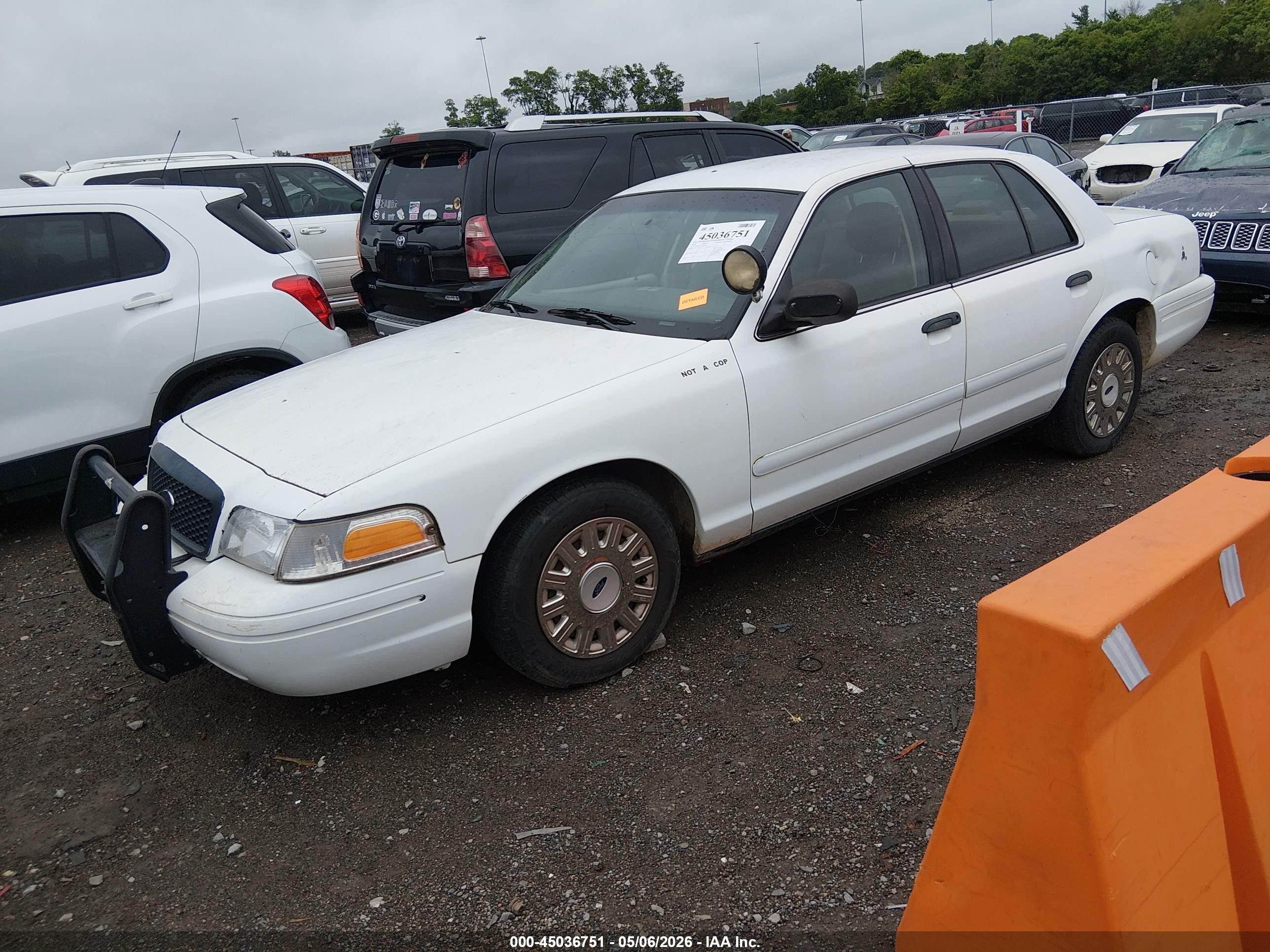 2003 Ford Crown Victoria Police Brown vin: 2FAHP71W13X185214