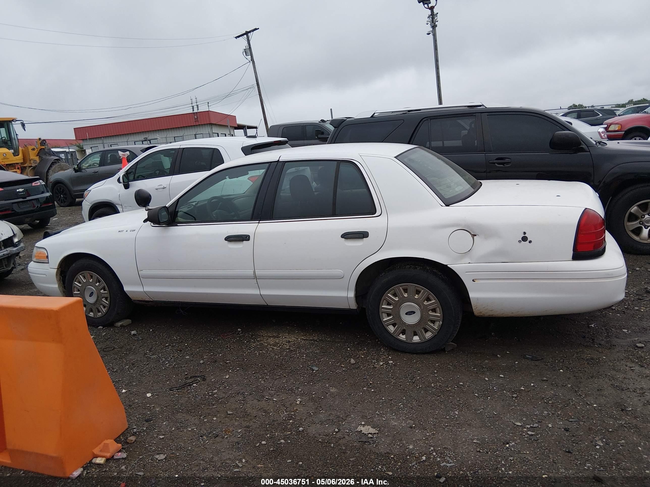 2003 Ford Crown Victoria Police Brown vin: 2FAHP71W13X185214