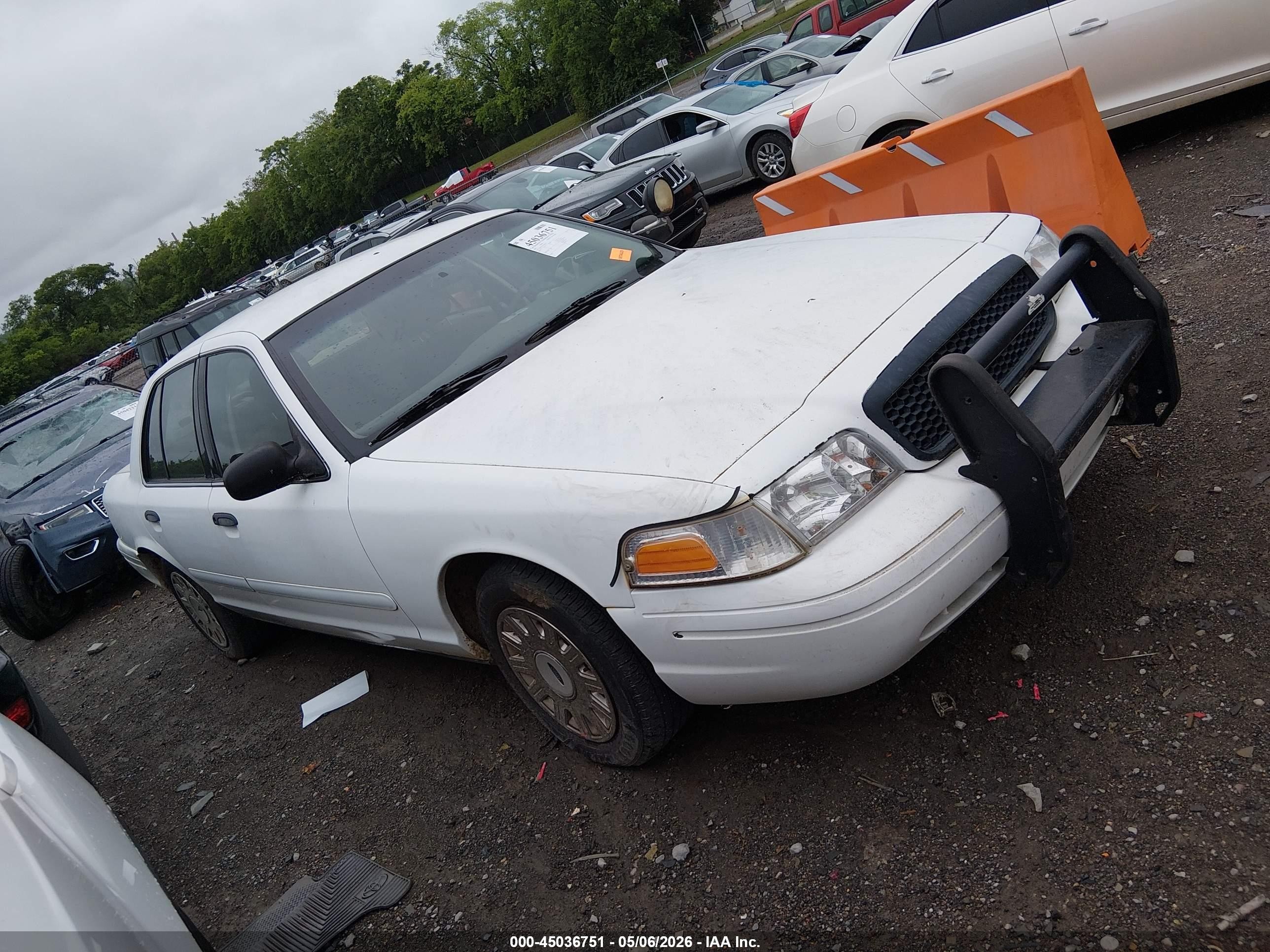 2003 Ford Crown Victoria Police Brown vin: 2FAHP71W13X185214