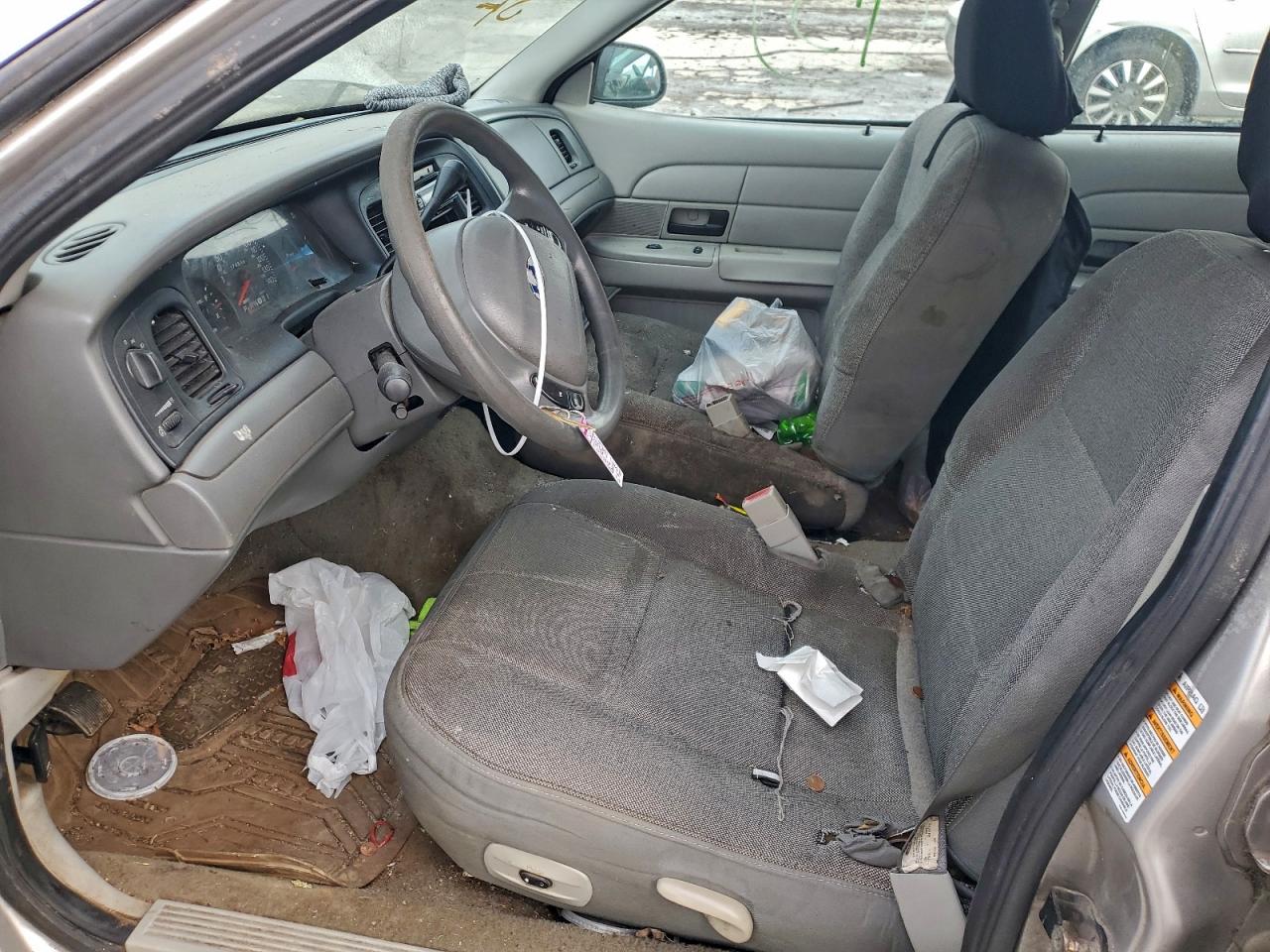 2004 Ford Crown Victoria Police Interceptor Silver vin: 2FAHP71W14X124561
