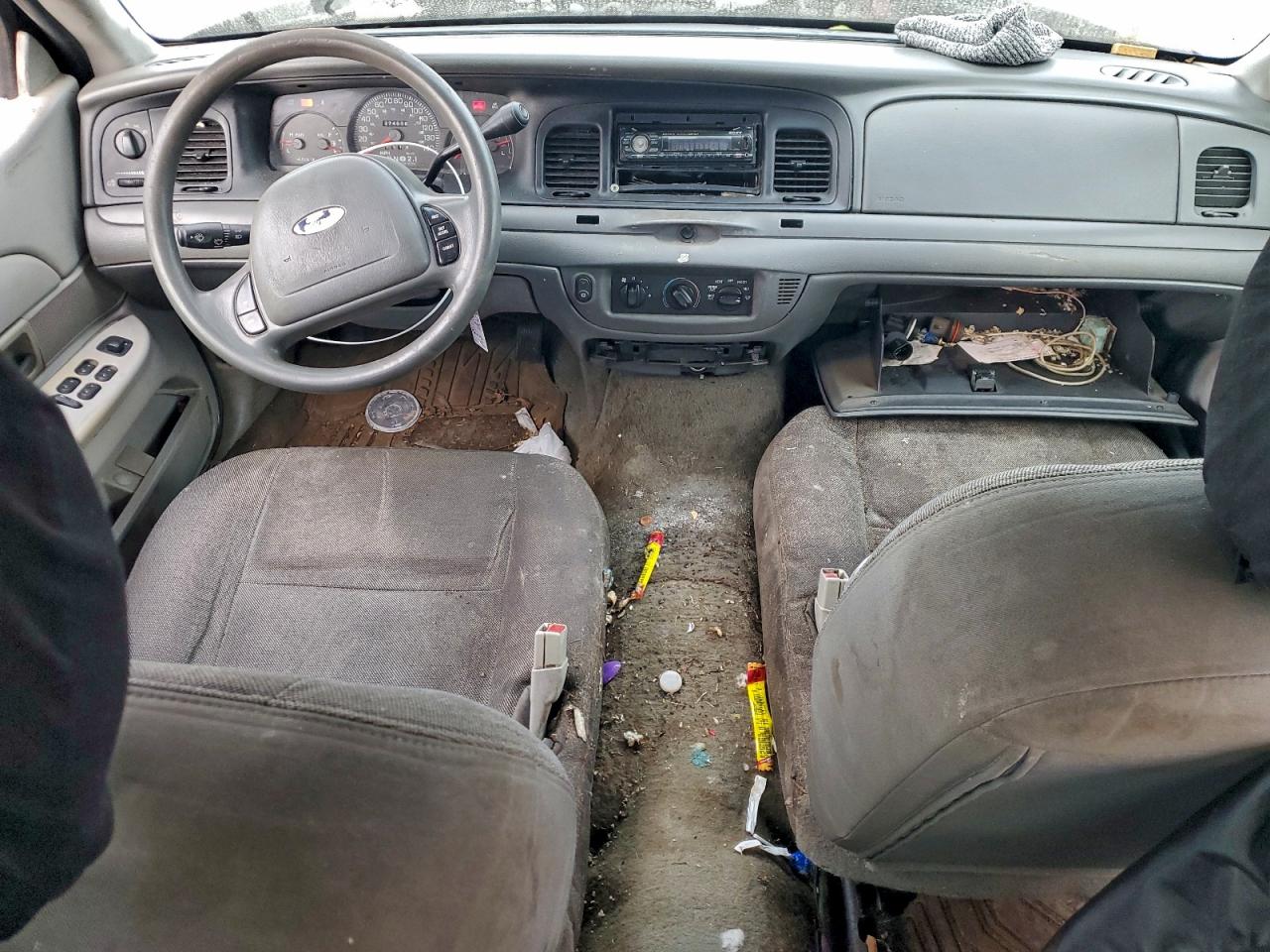 2004 Ford Crown Victoria Police Interceptor Silver vin: 2FAHP71W14X124561