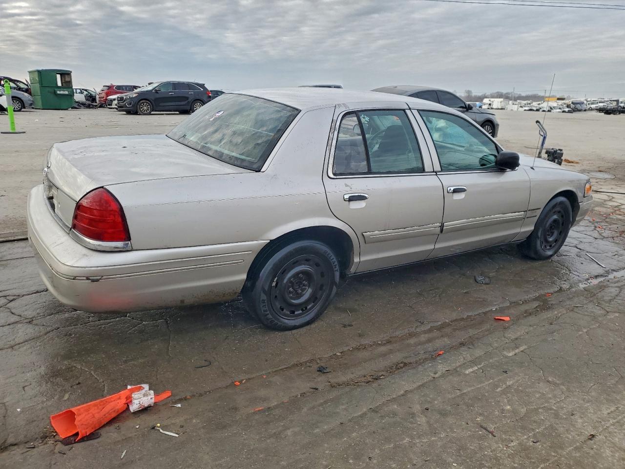 2004 Ford Crown Victoria Police Interceptor Silver vin: 2FAHP71W14X124561