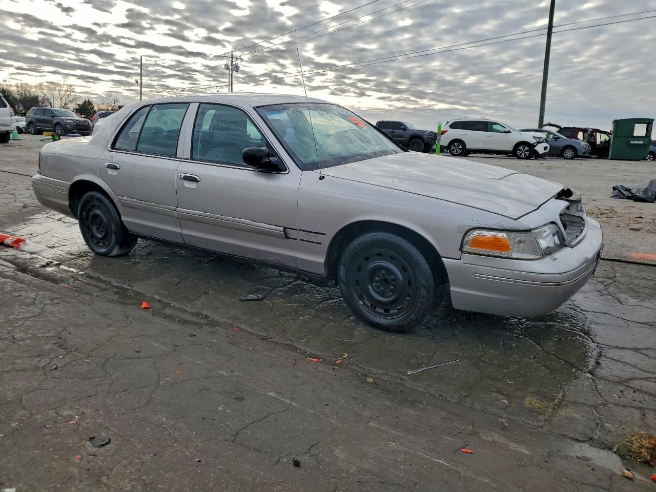 2004 Ford Crown Victoria Police Interceptor Silver vin: 2FAHP71W14X124561