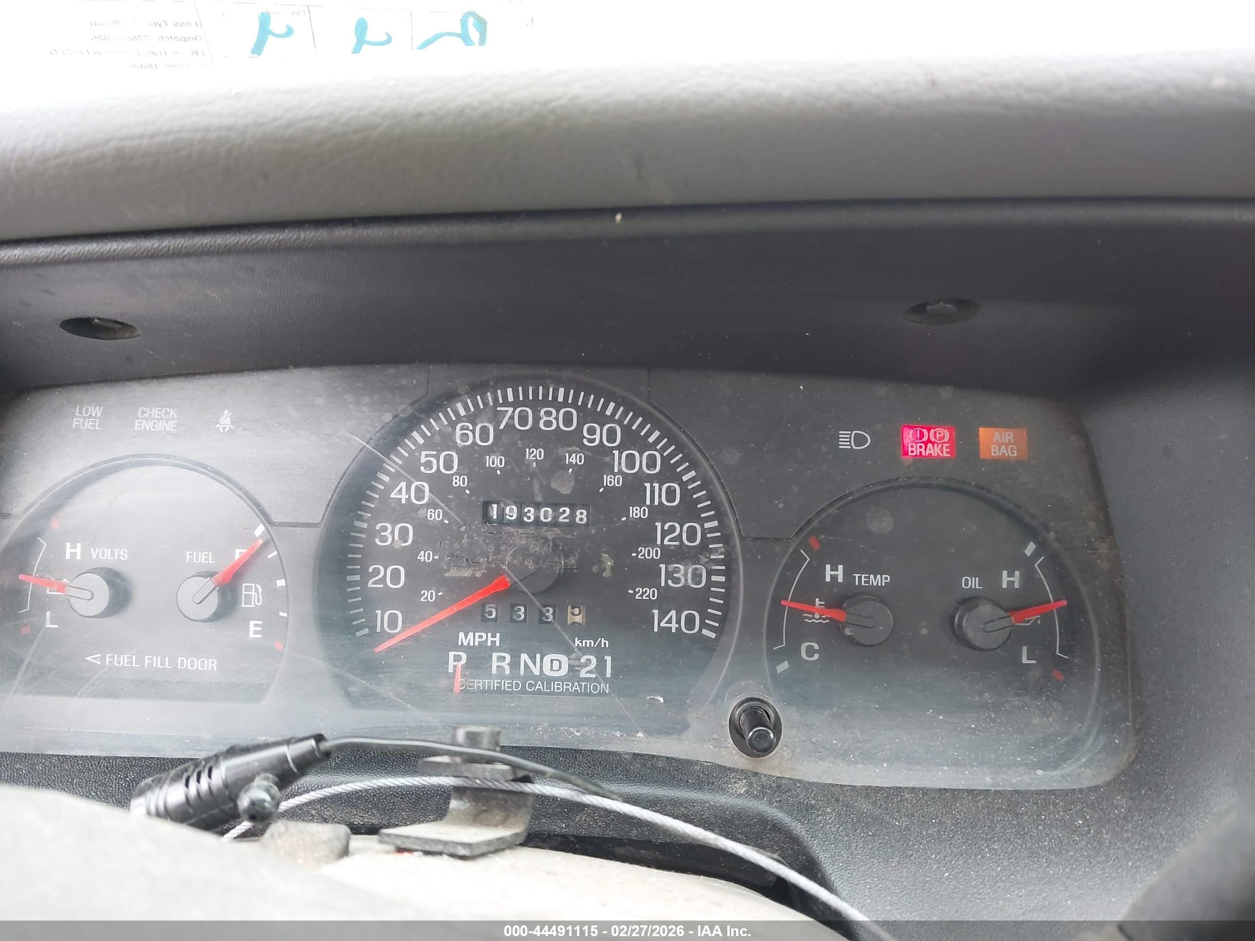 2005 Ford Crown Victoria Police Silver vin: 2FAHP71W15X147808