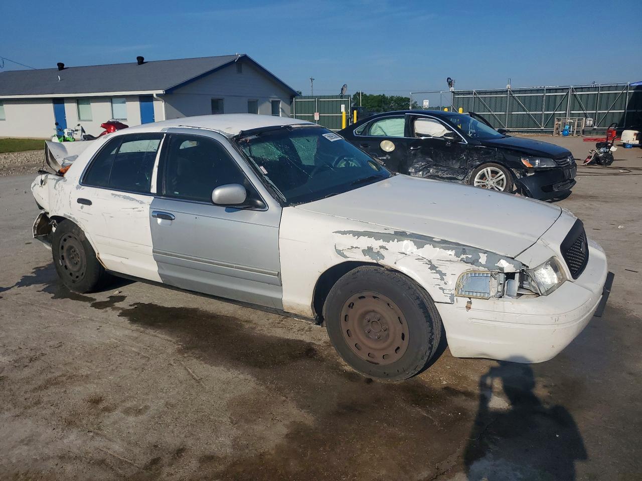 2005 Ford Crown Victoria Police Interceptor White vin: 2FAHP71W15X178217