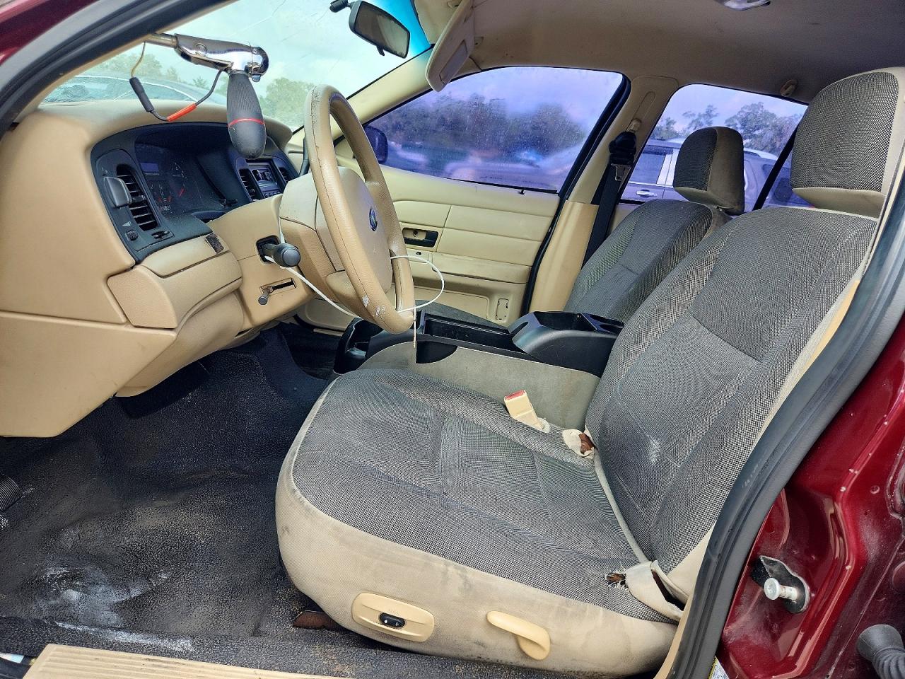 2006 Ford Crown Victoria Police Interceptor Burgundy vin: 2FAHP71W26X151688
