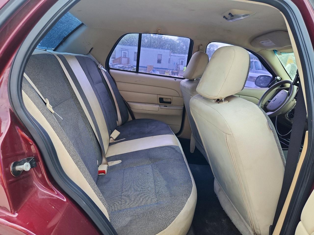 2006 Ford Crown Victoria Police Interceptor Burgundy vin: 2FAHP71W26X151688