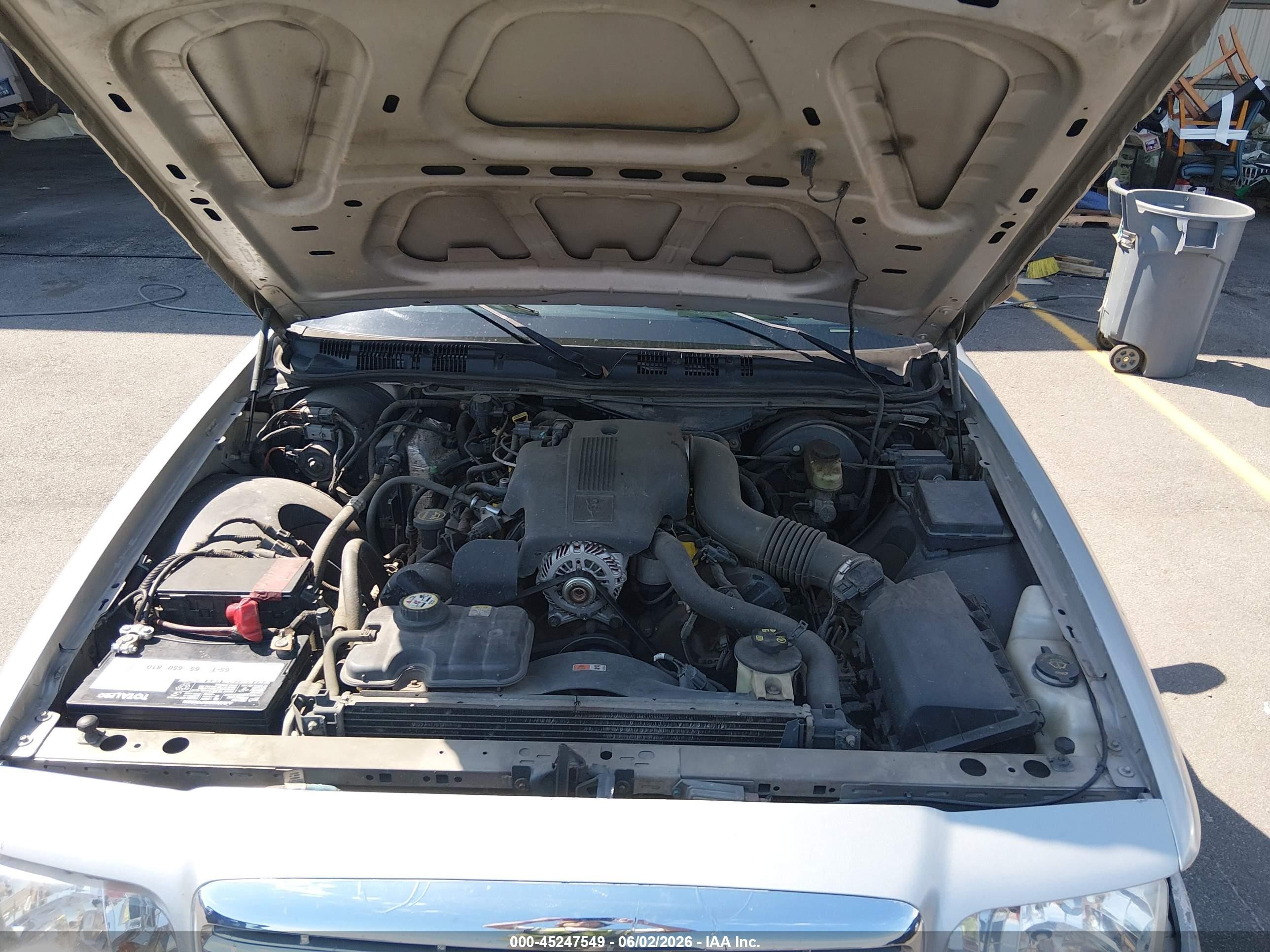 2003 Ford Crown Victoria Police Silver vin: 2FAHP71W33X205012