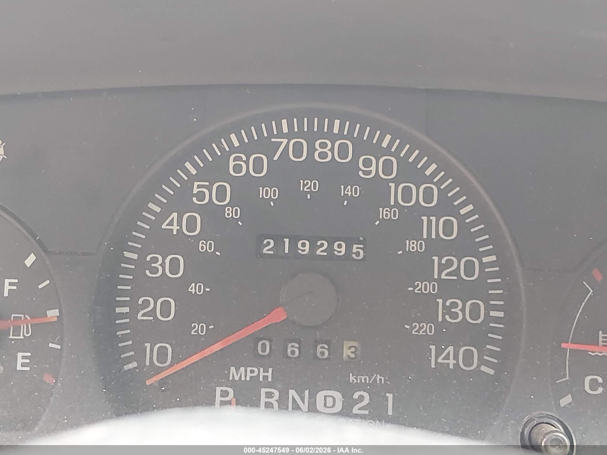 2003 Ford Crown Victoria Police Silver vin: 2FAHP71W33X205012