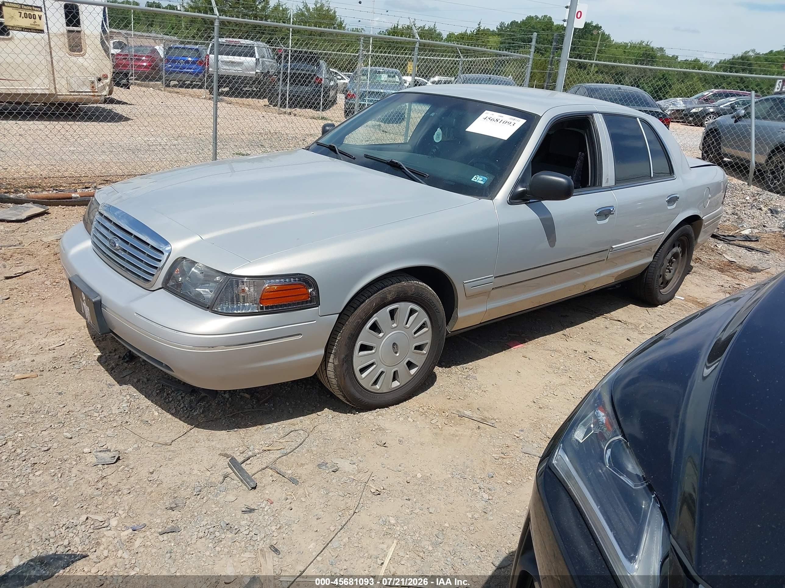 2007 Ford Crown Victoria Police/police Interceptor Silver vin: 2FAHP71W37X114859