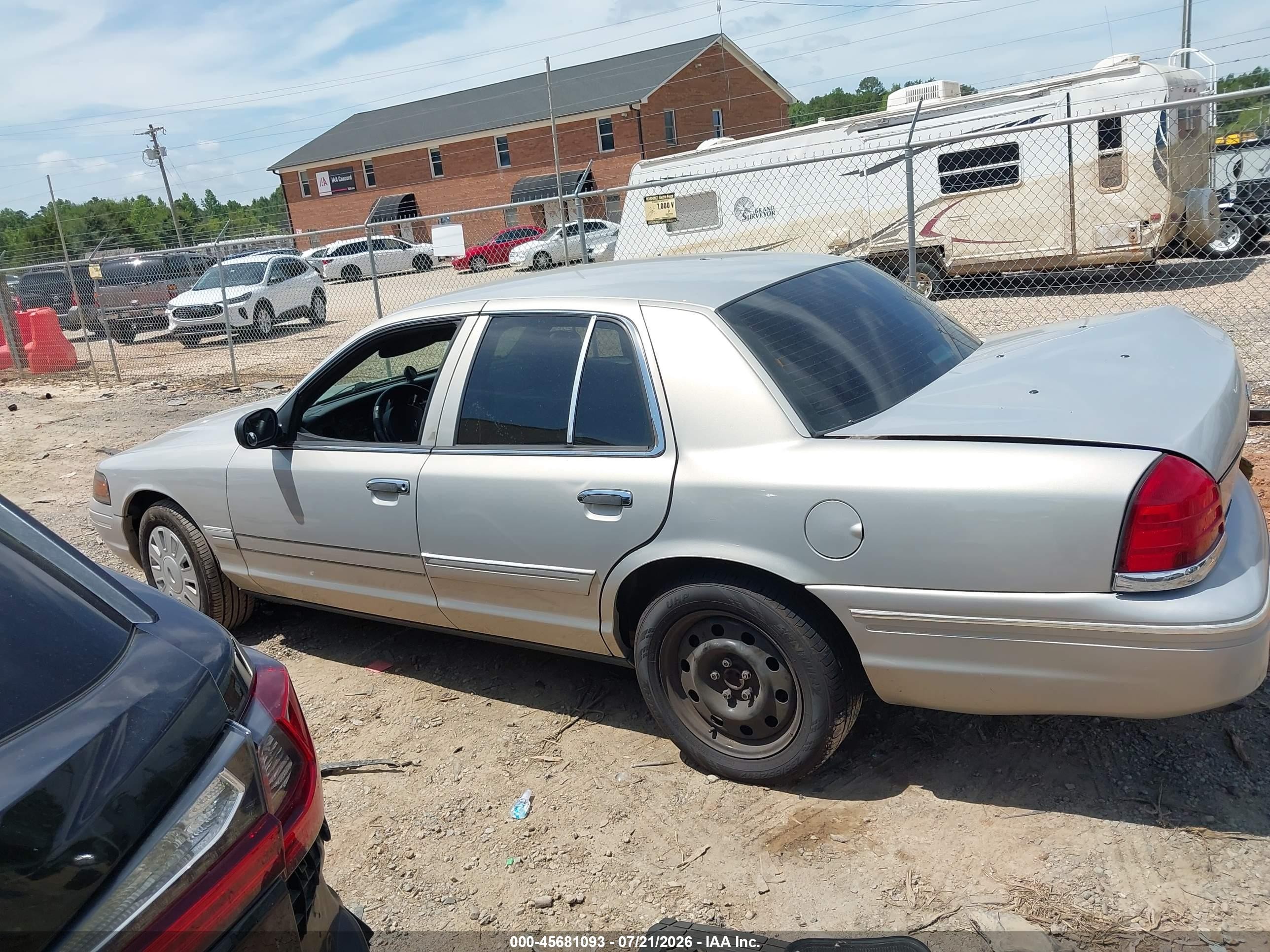2007 Ford Crown Victoria Police/police Interceptor Silver vin: 2FAHP71W37X114859