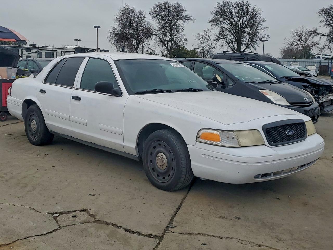 2004 Ford Crown Victoria Police Interceptor White vin: 2FAHP71W54X105933