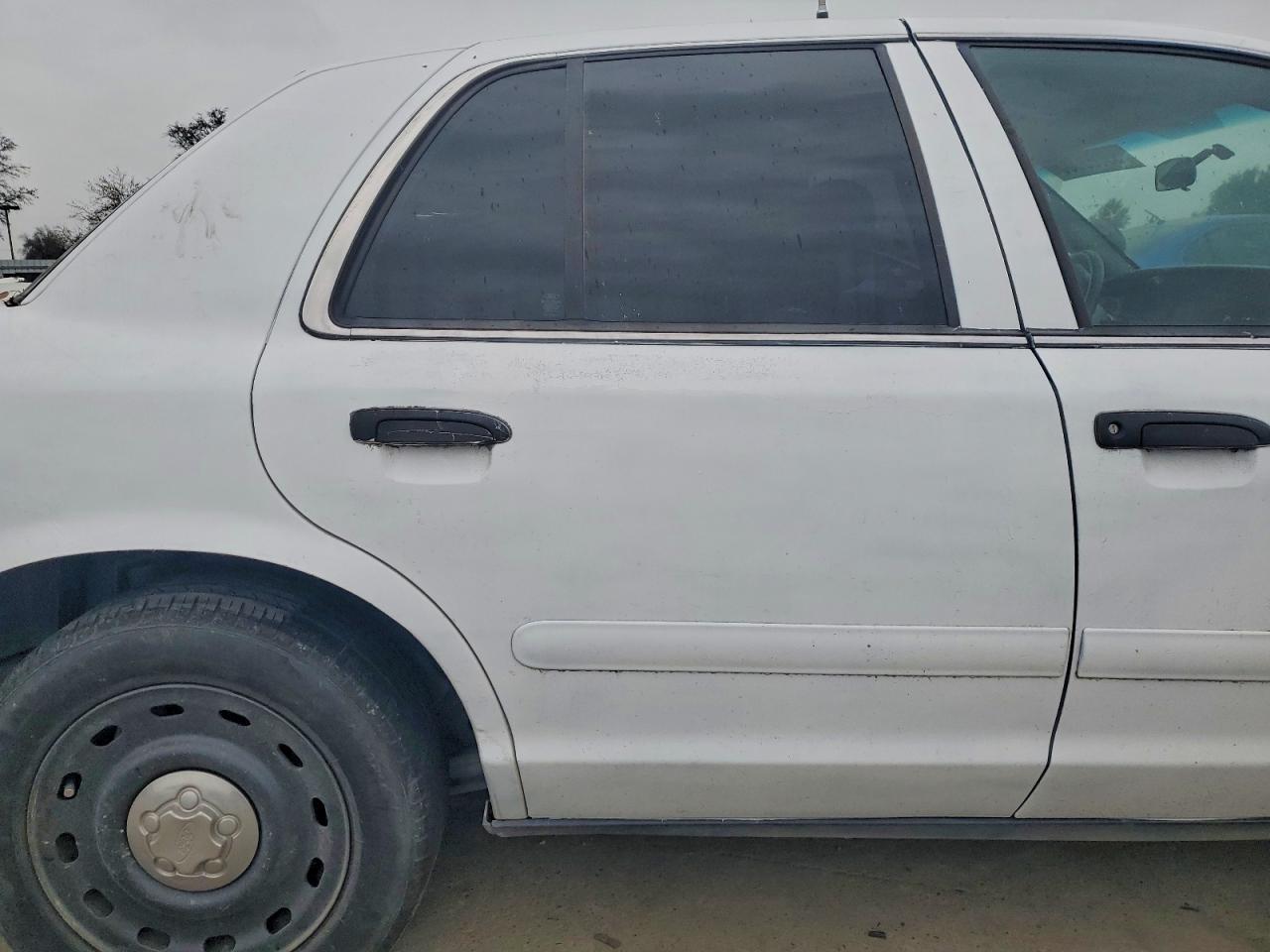 2004 Ford Crown Victoria Police Interceptor White vin: 2FAHP71W54X105933