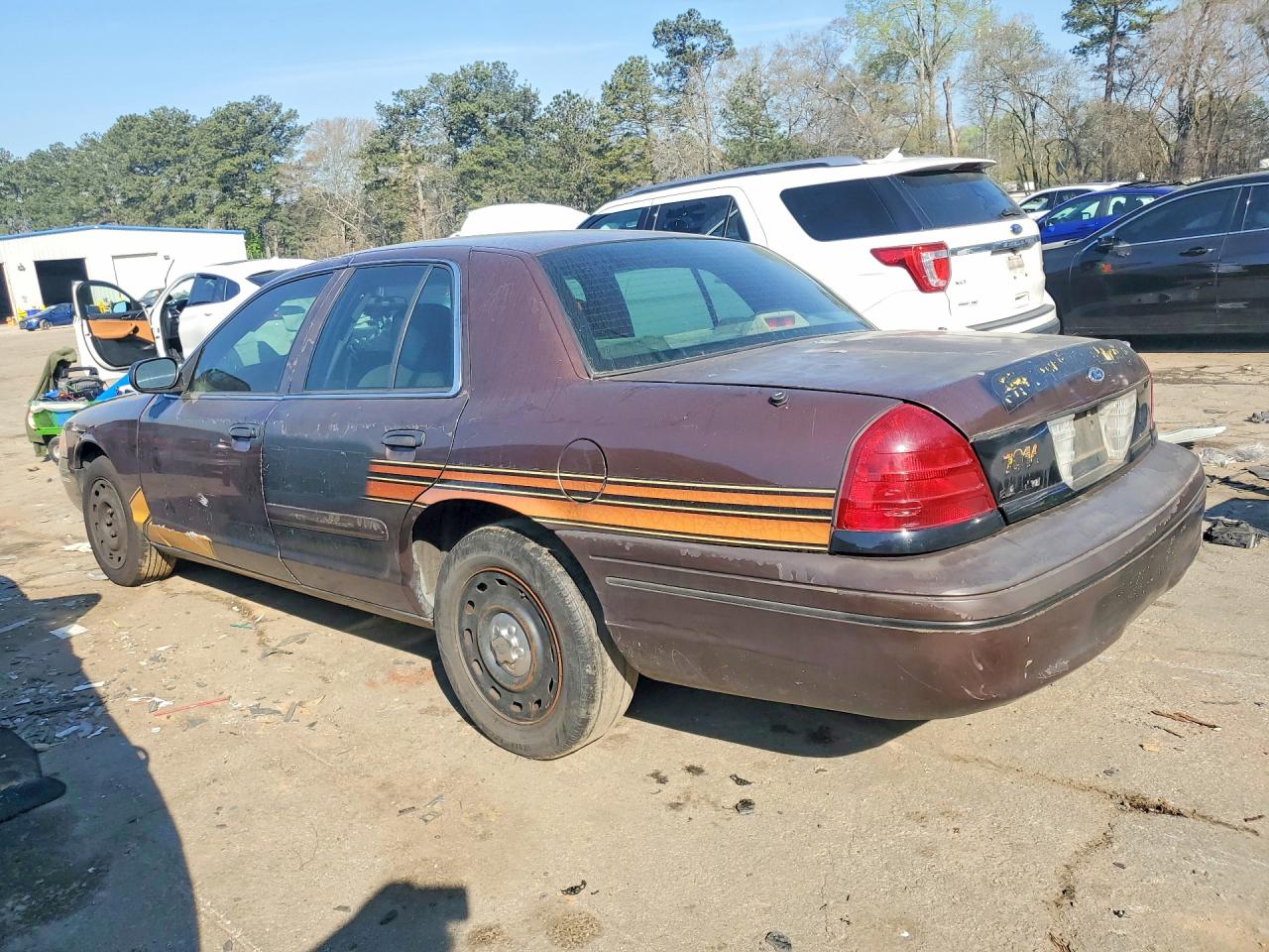 2003 Ford Crown Victoria Police Interceptor Brown vin: 2FAHP71W73X213937