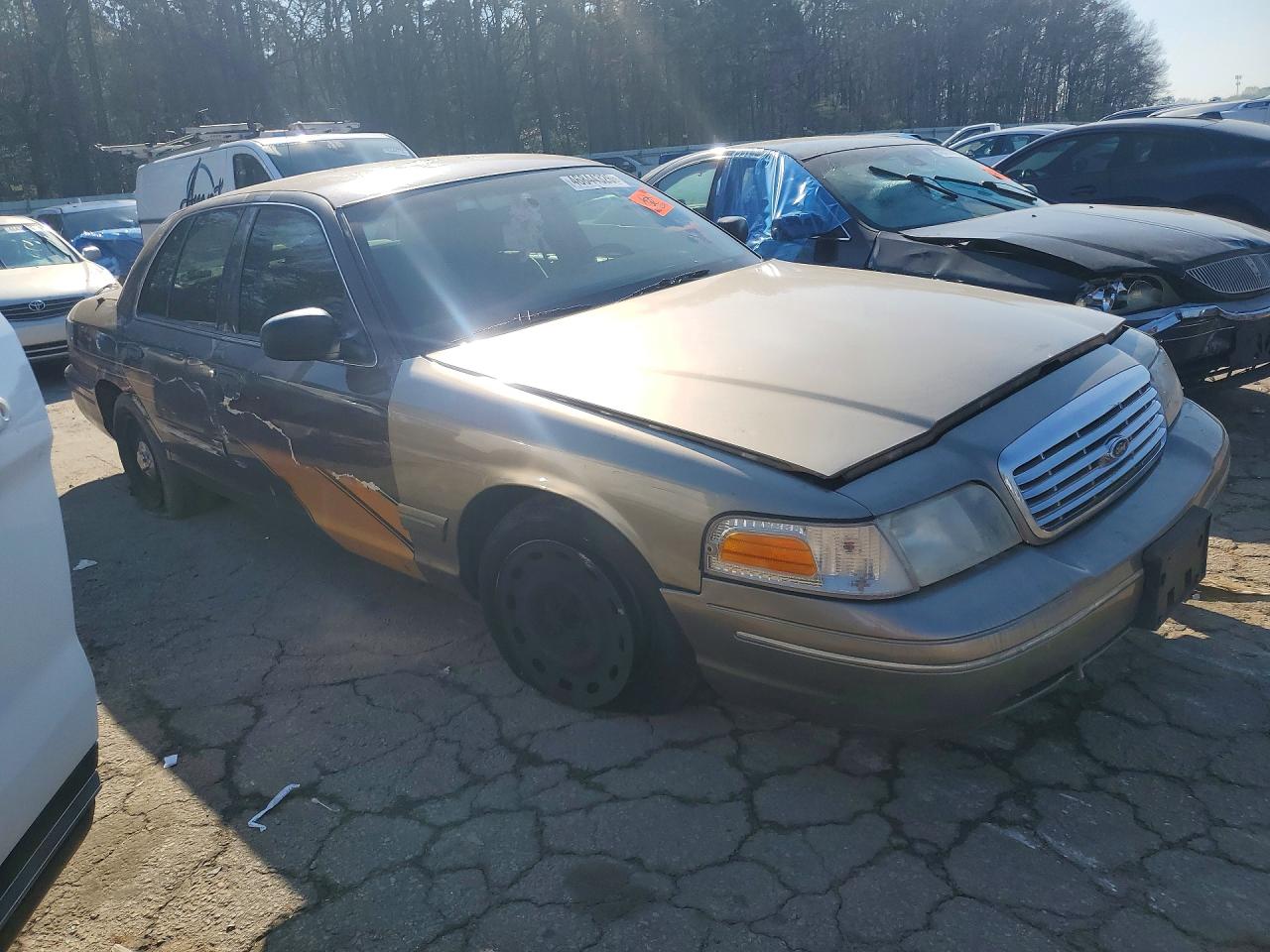 2003 Ford Crown Victoria Police Interceptor Brown vin: 2FAHP71W73X213937
