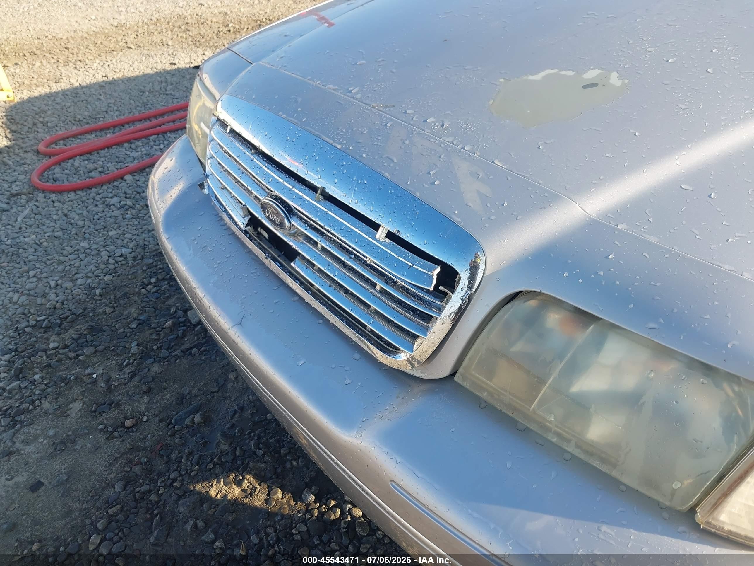 2005 Ford Crown Victoria Police Silver vin: 2FAHP71W75X139017