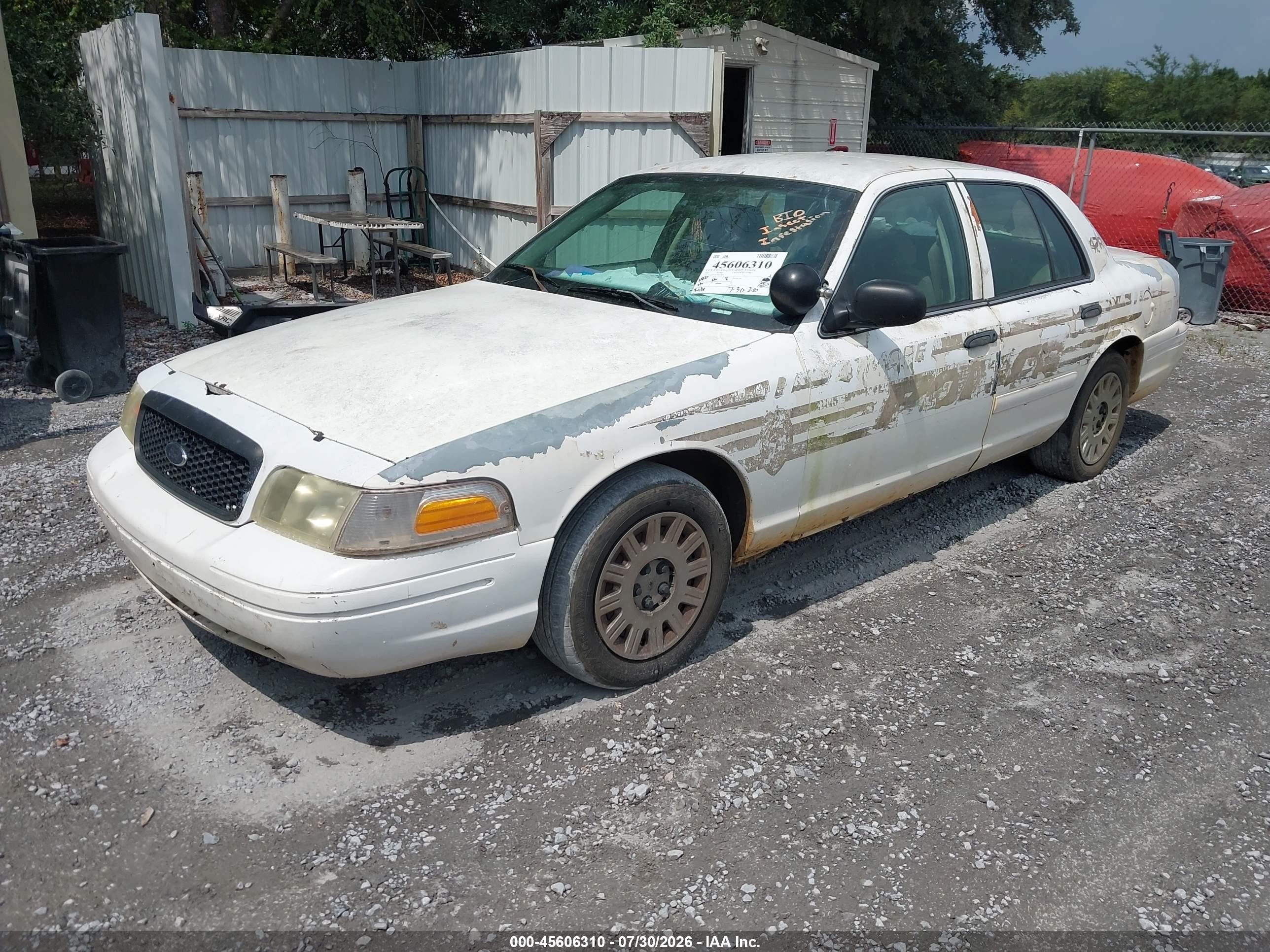 2005 Ford Crown Victoria Police White vin: 2FAHP71W75X143035