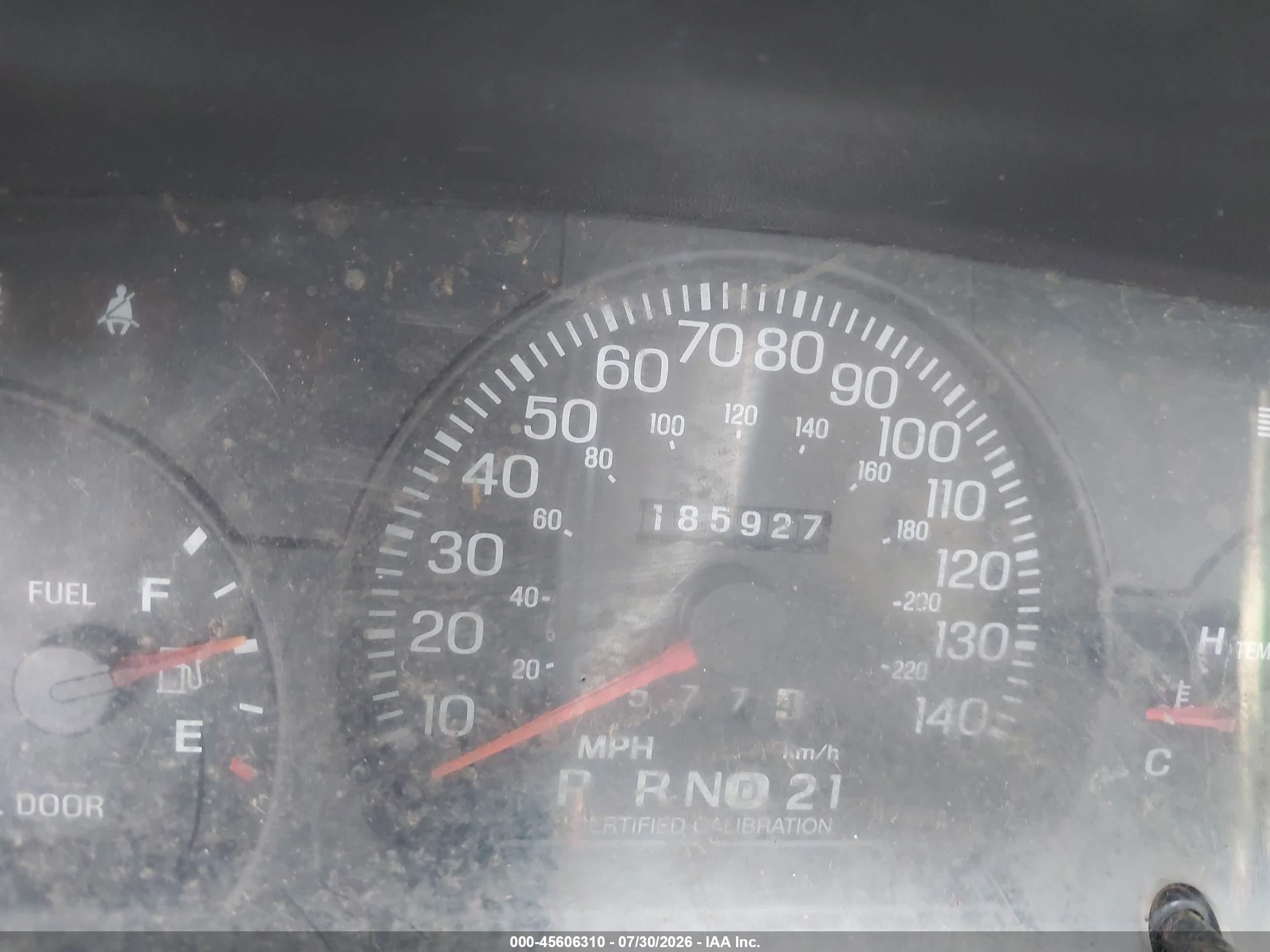 2005 Ford Crown Victoria Police White vin: 2FAHP71W75X143035