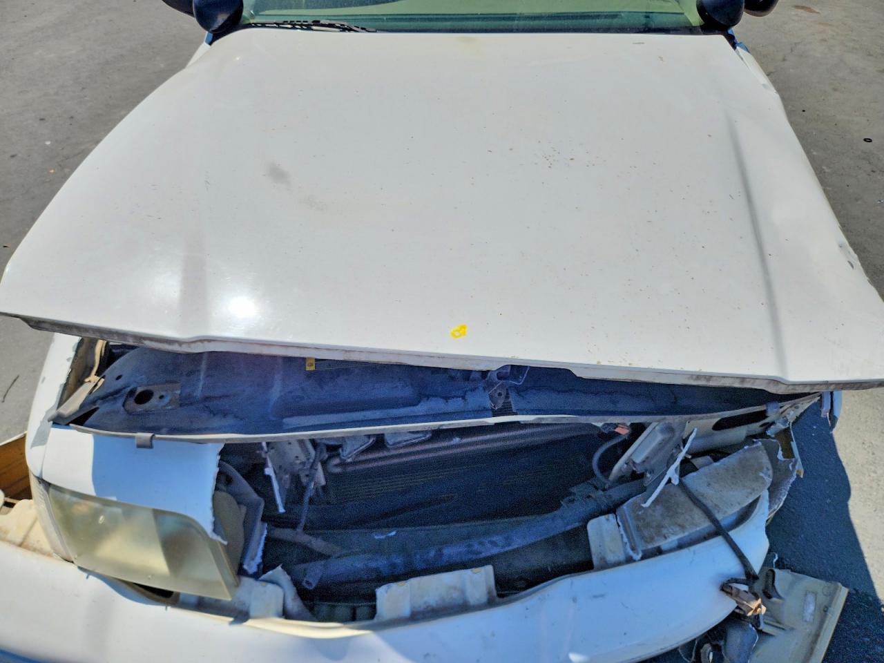 2007 Ford Crown Victoria Police Interceptor White vin: 2FAHP71W77X123340