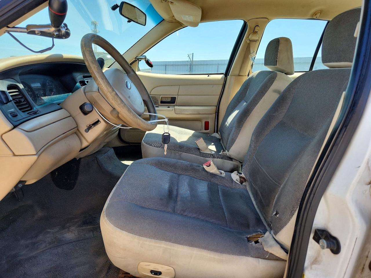 2007 Ford Crown Victoria Police Interceptor White vin: 2FAHP71W77X123340