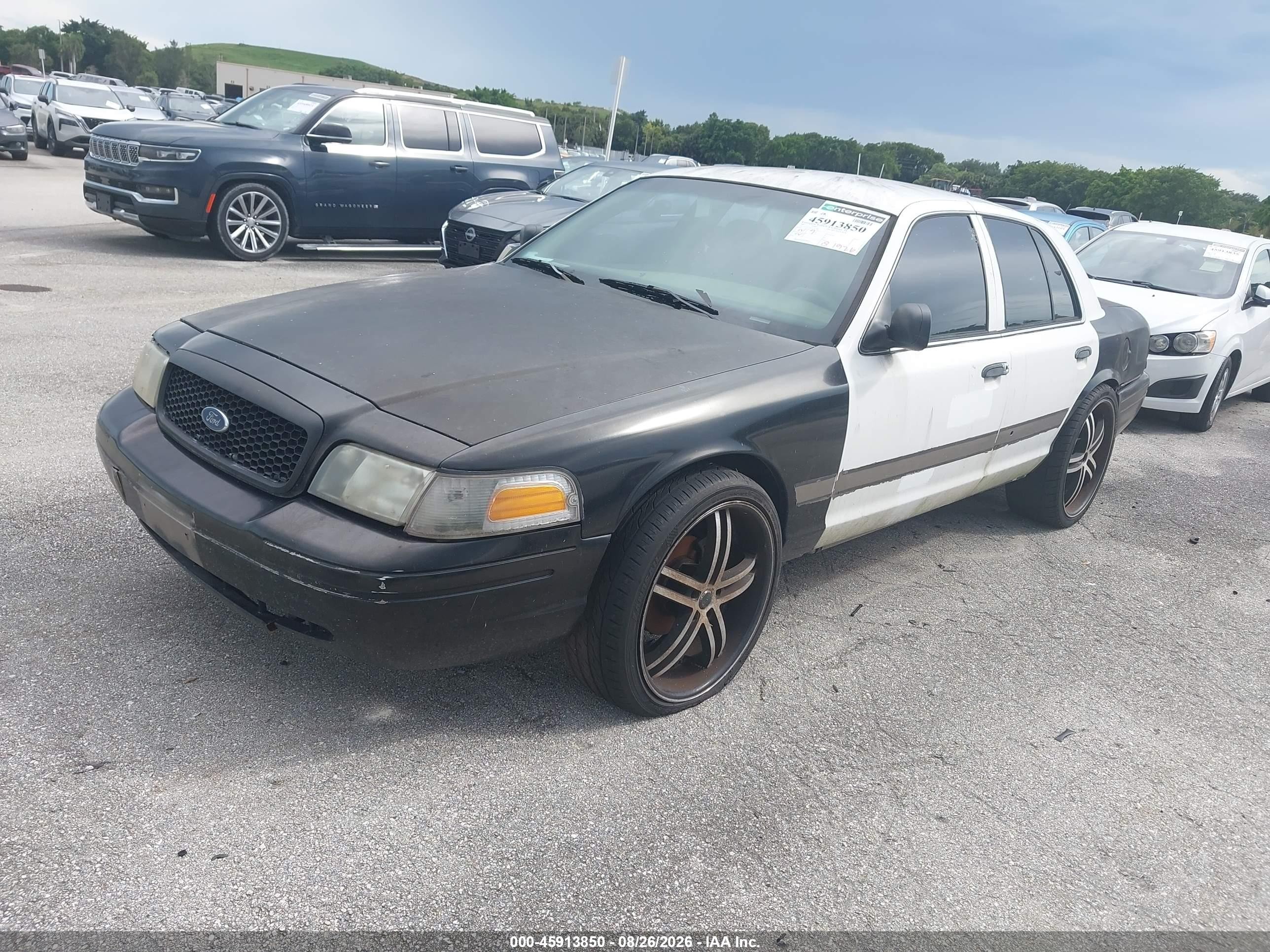 2007 Ford Crown Victoria   Black vin: 2FAHP71W97X123596