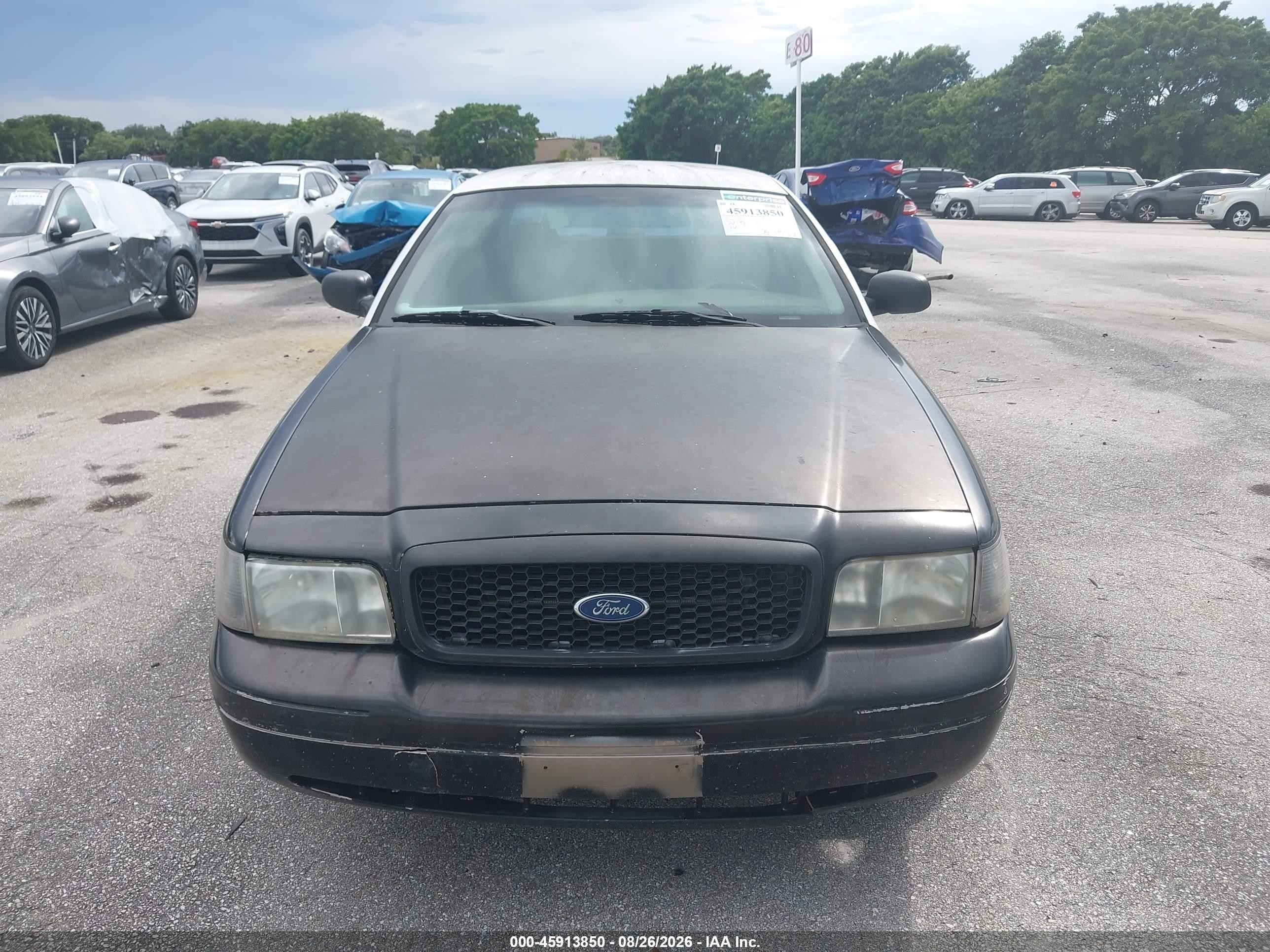 2007 Ford Crown Victoria   Black vin: 2FAHP71W97X123596