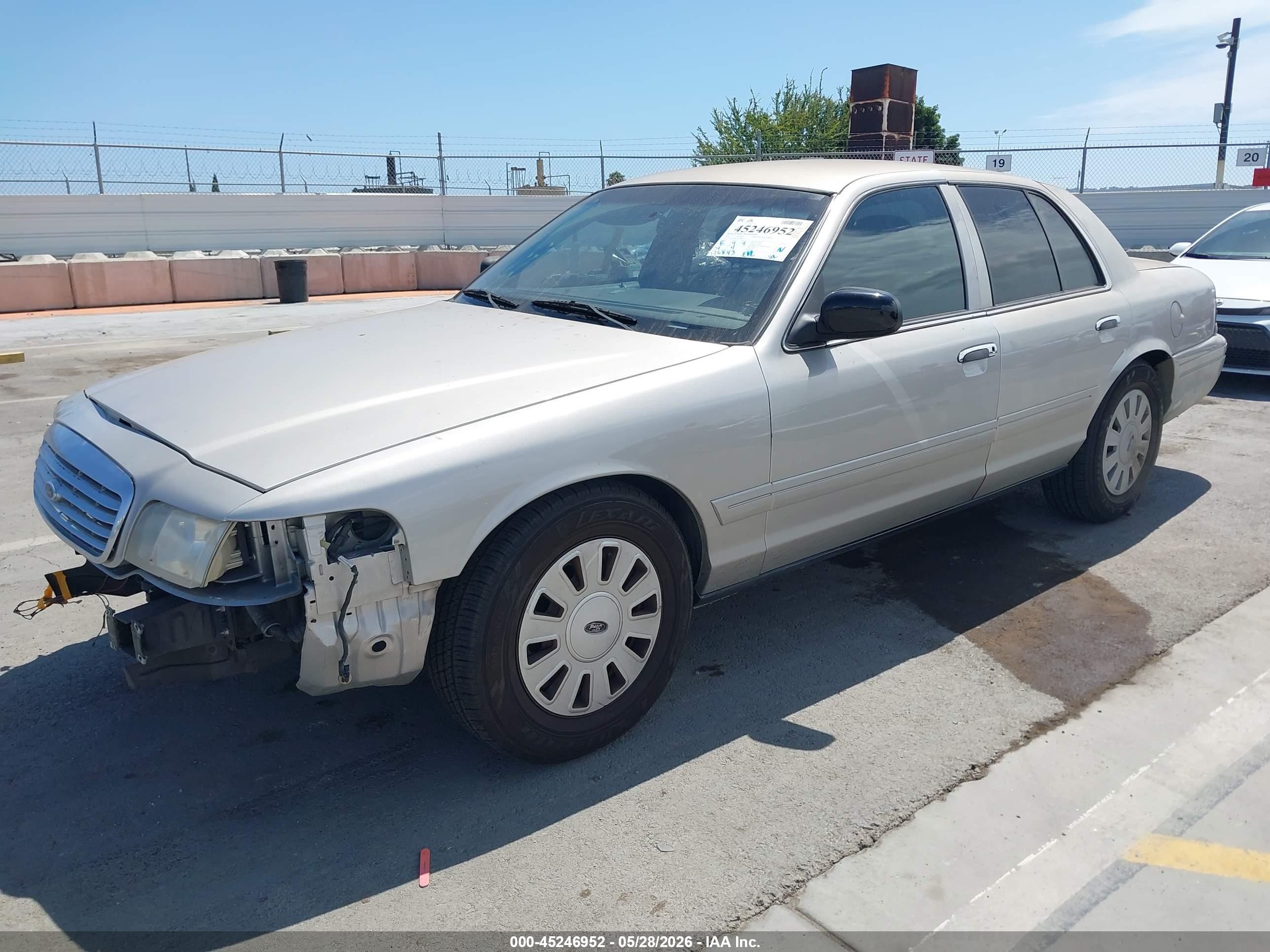 2007 Ford Crown Victoria Police/police Interceptor Silver vin: 2FAHP71W97X159899