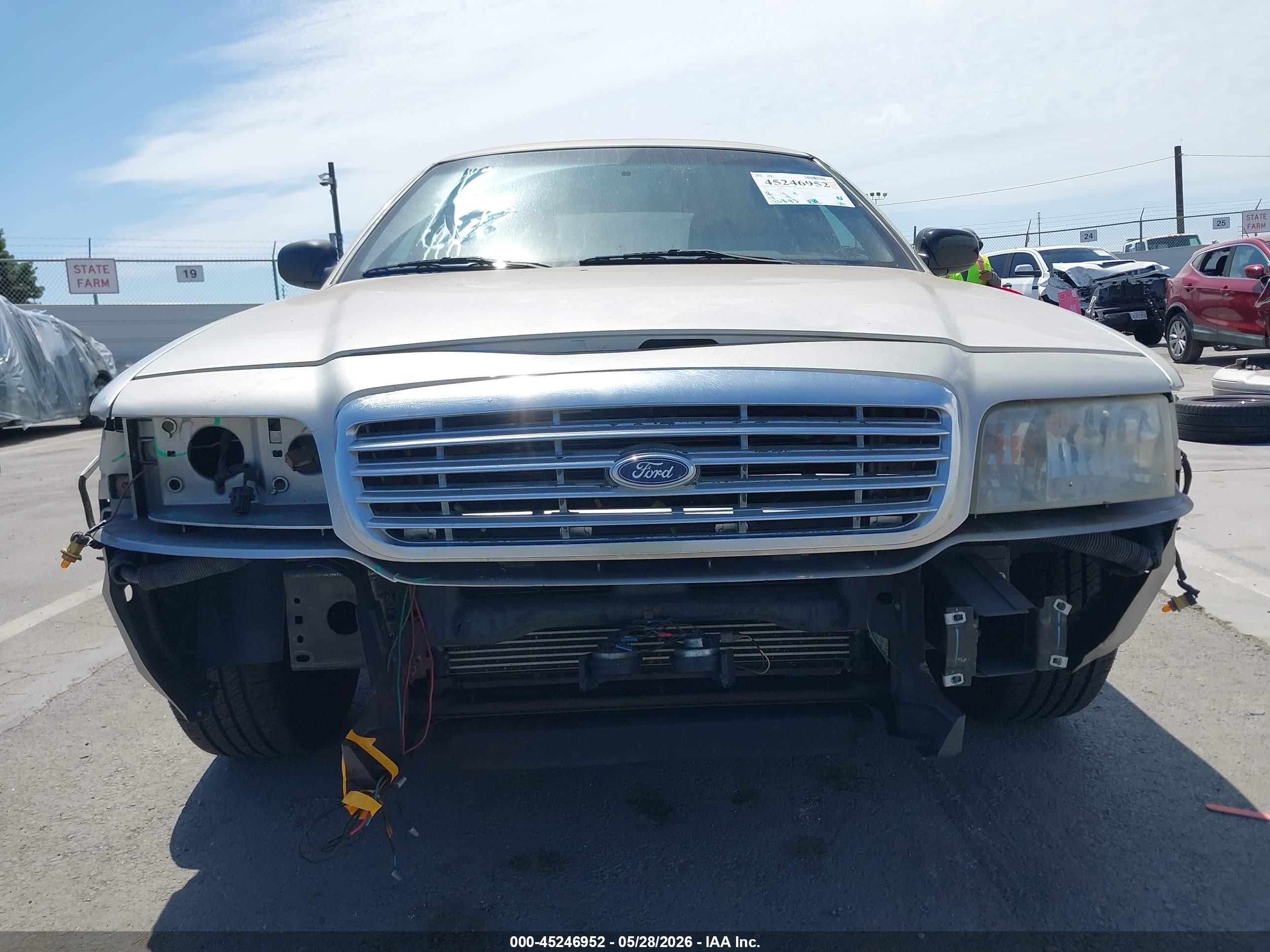 2007 Ford Crown Victoria Police/police Interceptor Silver vin: 2FAHP71W97X159899