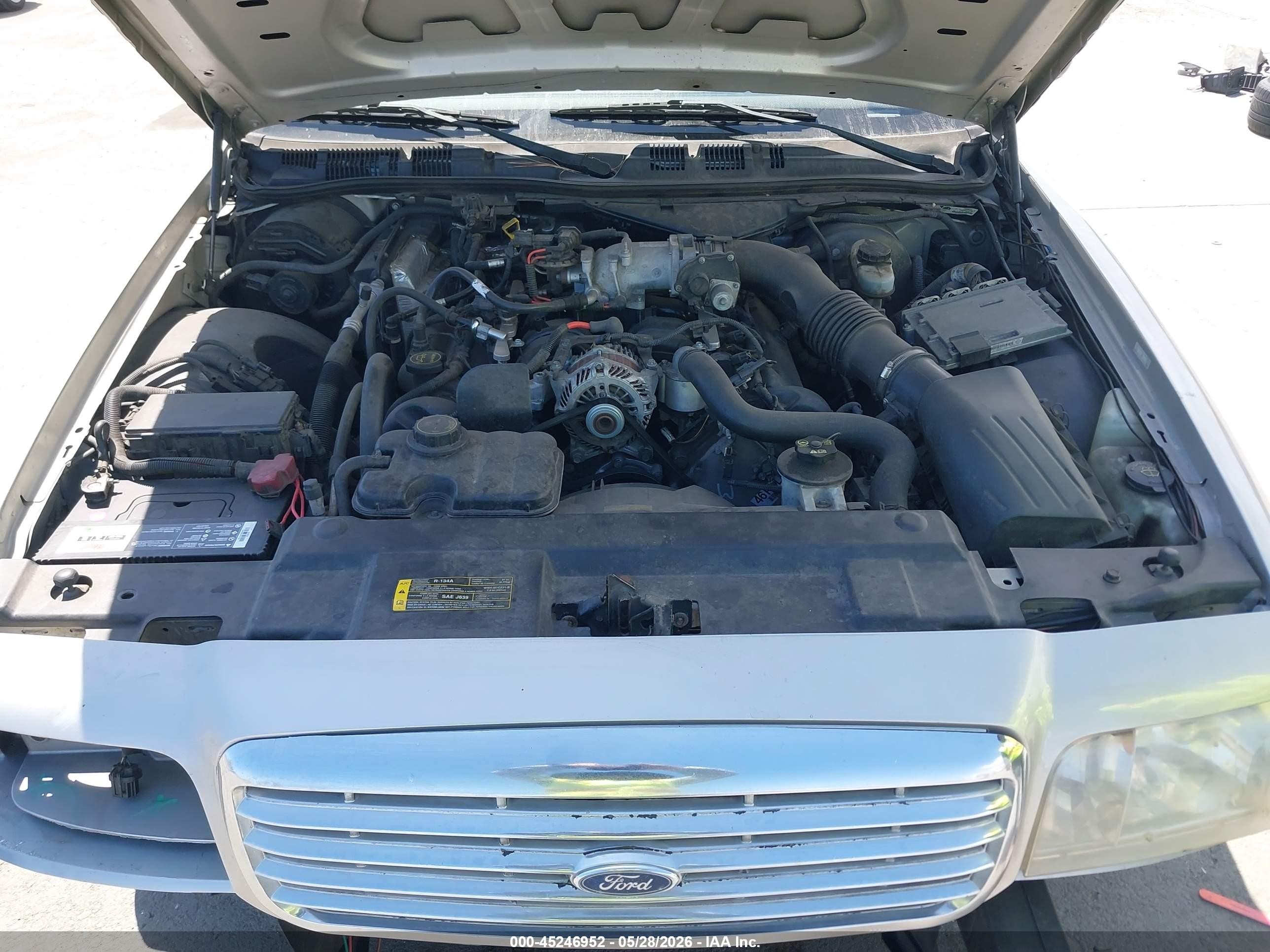 2007 Ford Crown Victoria Police/police Interceptor Silver vin: 2FAHP71W97X159899