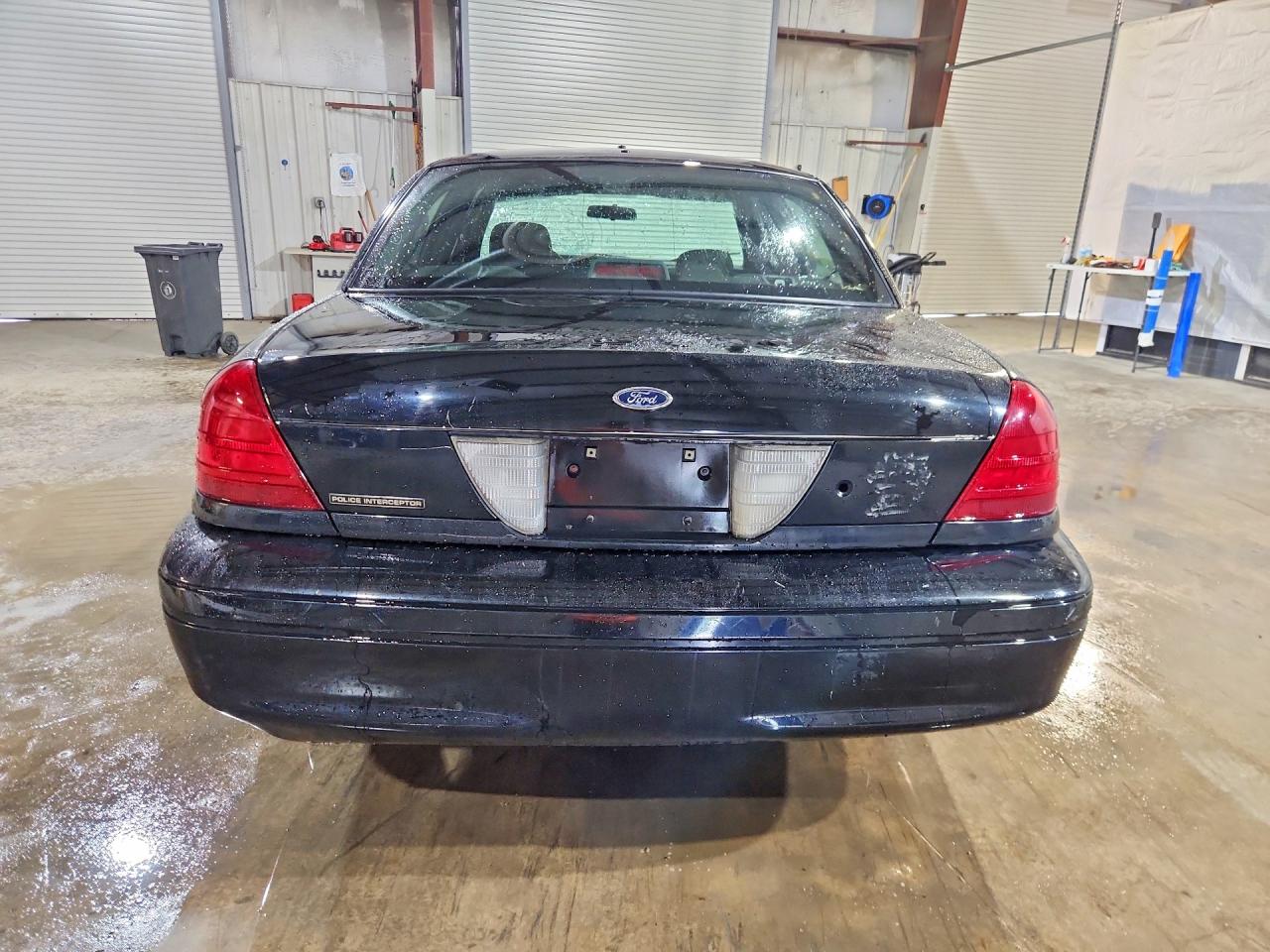 2007 Ford Crown Victoria Police Interceptor Black vin: 2FAHP71WX7X101011