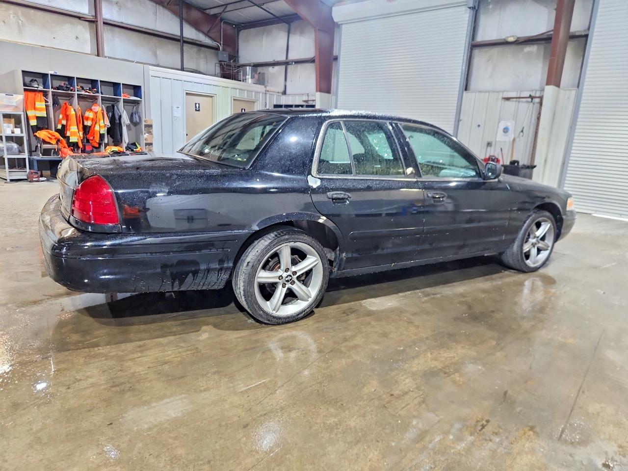 2007 Ford Crown Victoria Police Interceptor Black vin: 2FAHP71WX7X101011