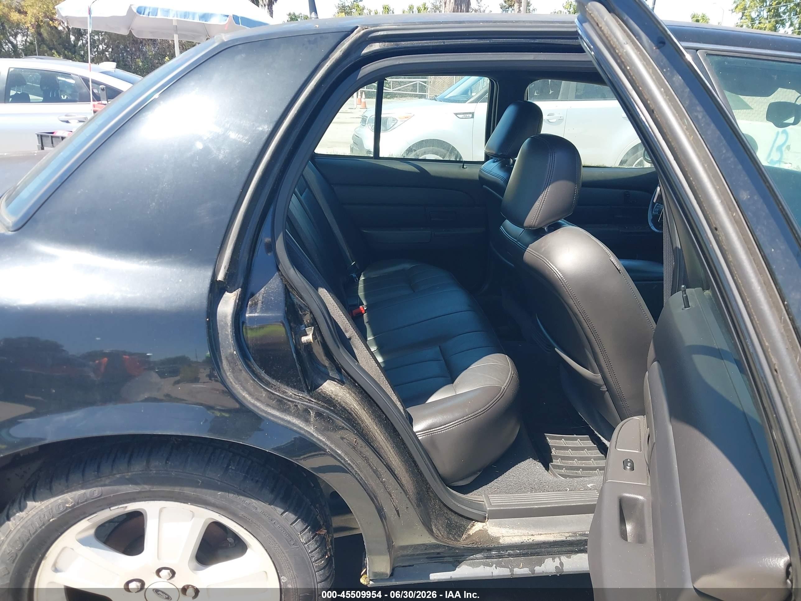 2003 Ford Crown Victoria Lx Black vin: 2FAHP74W03X163362