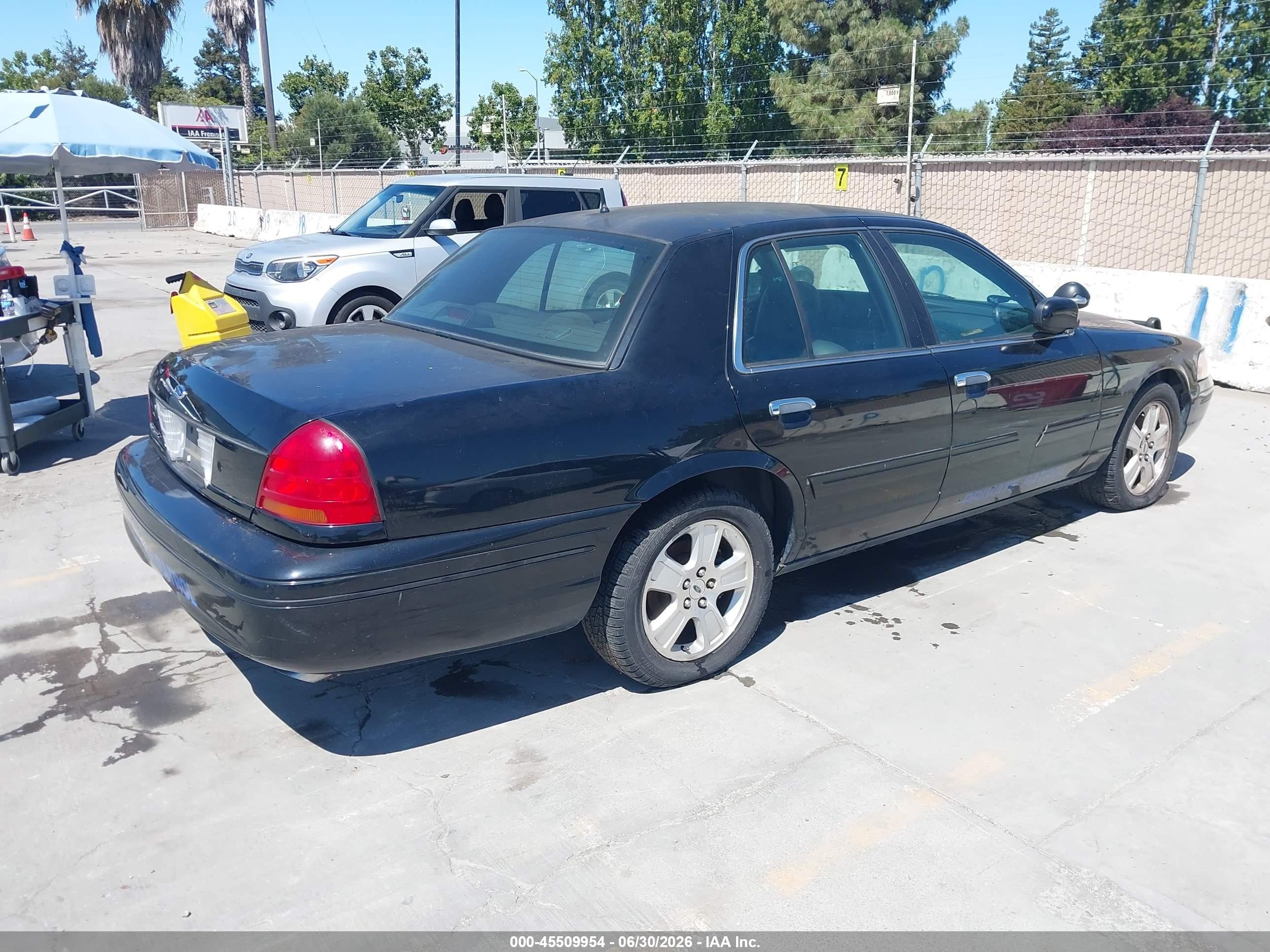 2003 Ford Crown Victoria Lx Black vin: 2FAHP74W03X163362