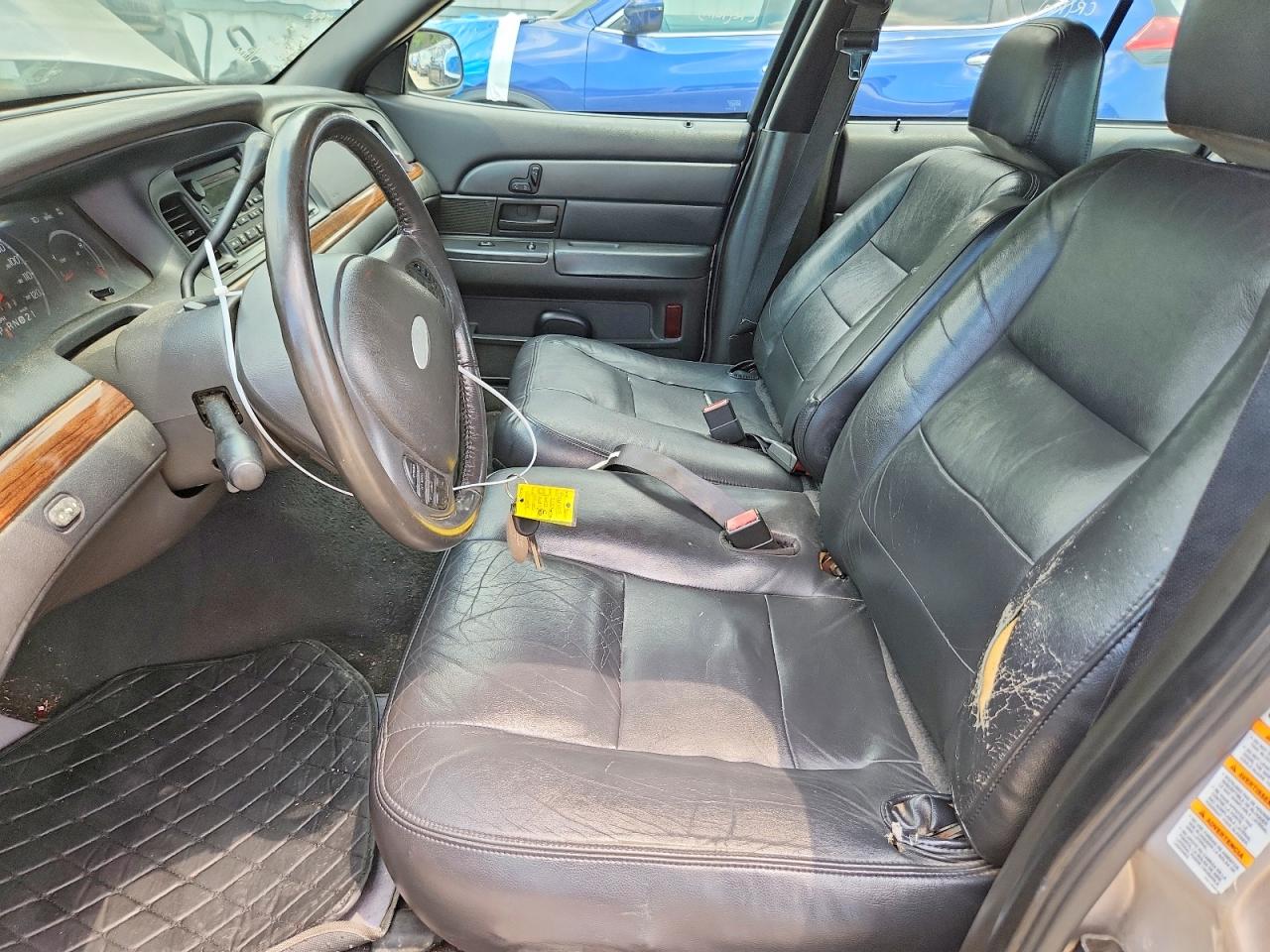 2004 Ford Crown Victoria Lx Silver vin: 2FAHP74W04X142660