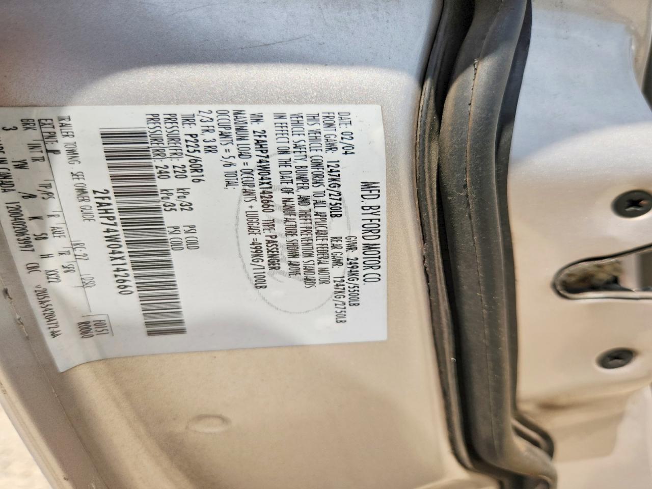 2004 Ford Crown Victoria Lx Silver vin: 2FAHP74W04X142660