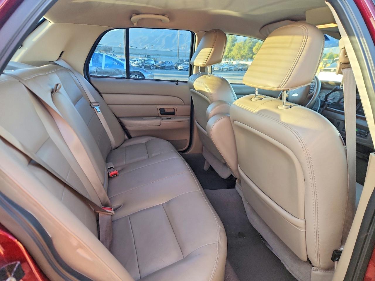 2004 Ford Crown Victoria Lx Burgundy vin: 2FAHP74W34X152602