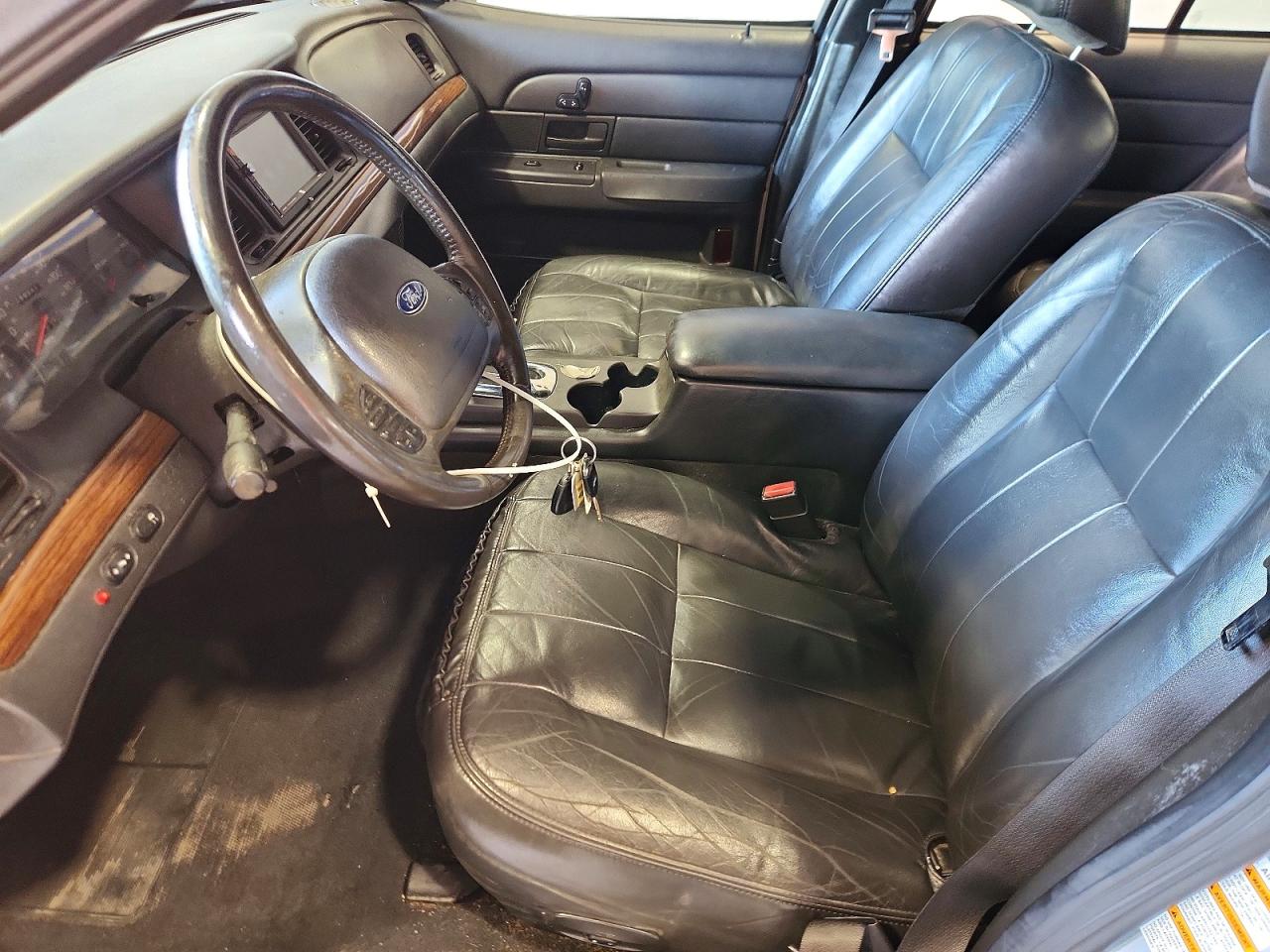 2003 Ford Crown Victoria Lx Silver vin: 2FAHP74W73X160992