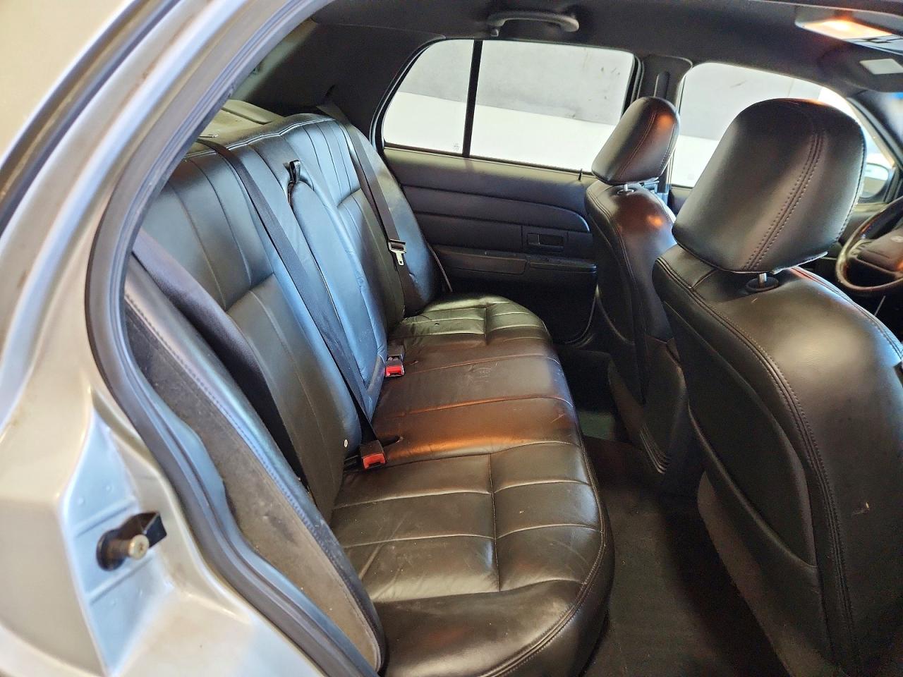 2003 Ford Crown Victoria Lx Silver vin: 2FAHP74W73X160992