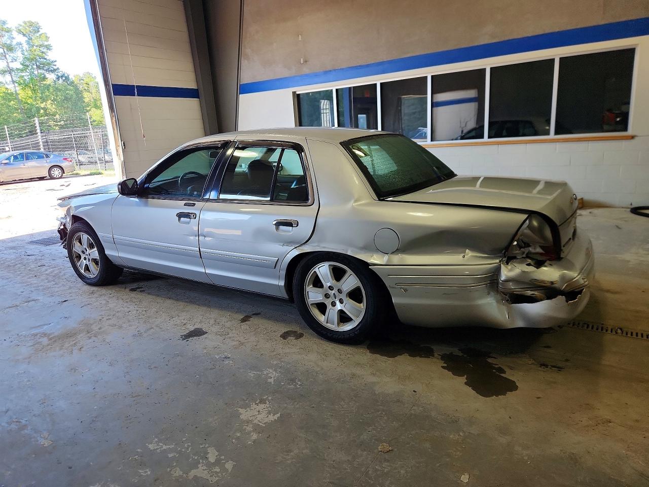 2003 Ford Crown Victoria Lx Silver vin: 2FAHP74W73X160992