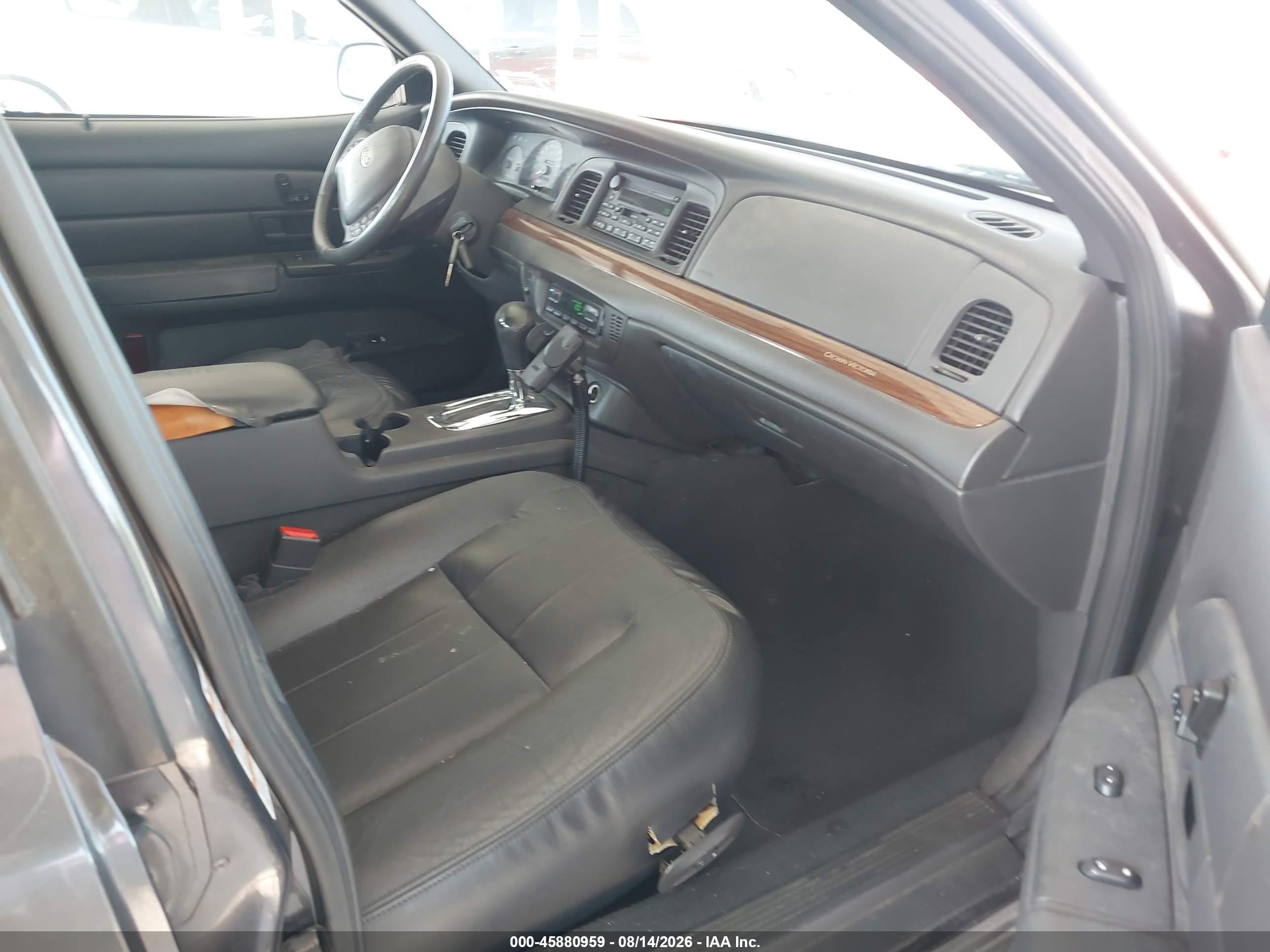 2004 Ford Crown Victoria Lx Gray vin: 2FAHP74W94X121600