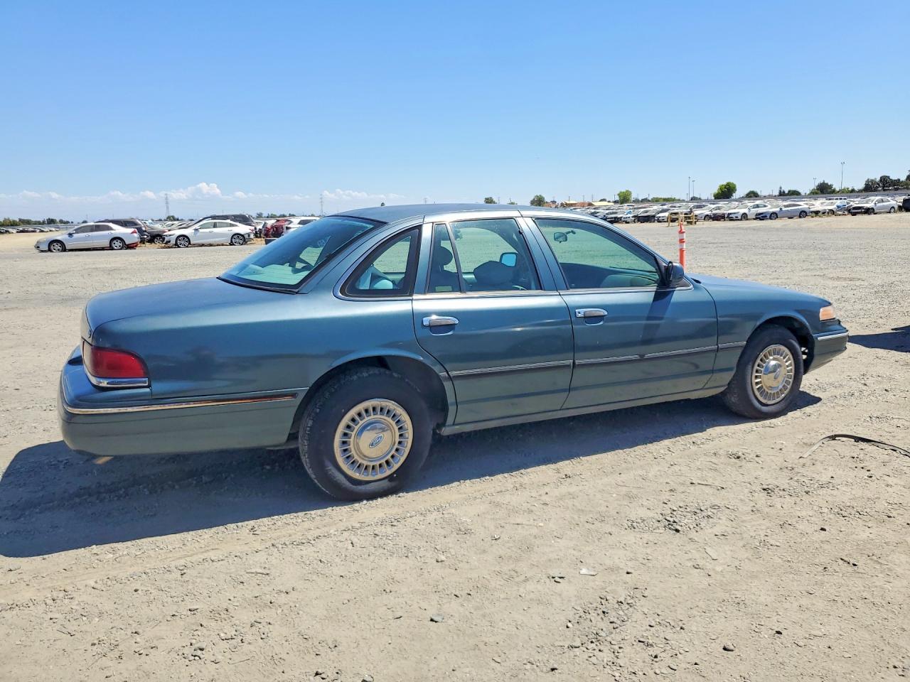 1996 Ford Crown Victoria Police Interceptor Teal vin: 2FALP71W3TX174290