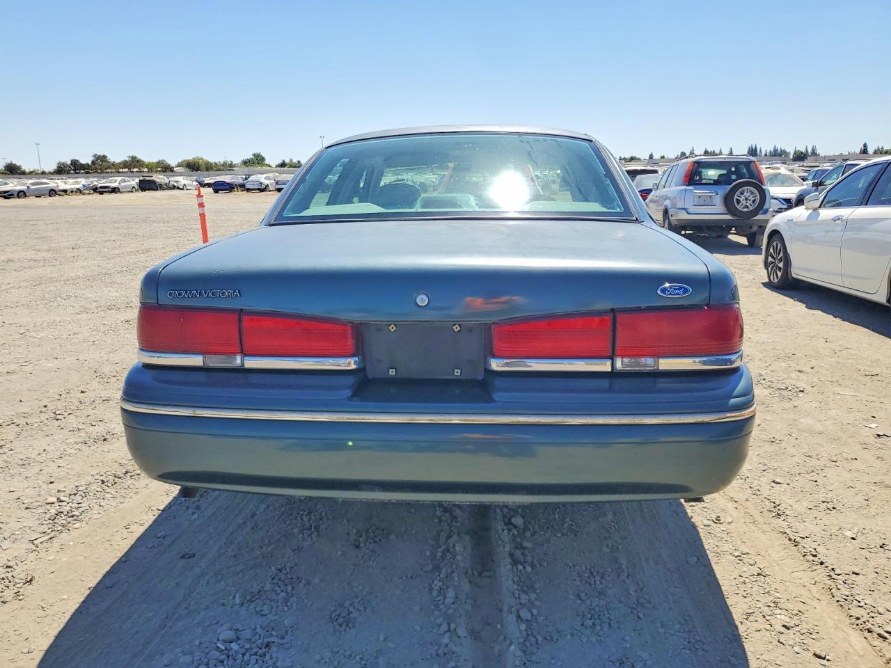 1996 Ford Crown Victoria Police Interceptor Teal vin: 2FALP71W3TX174290